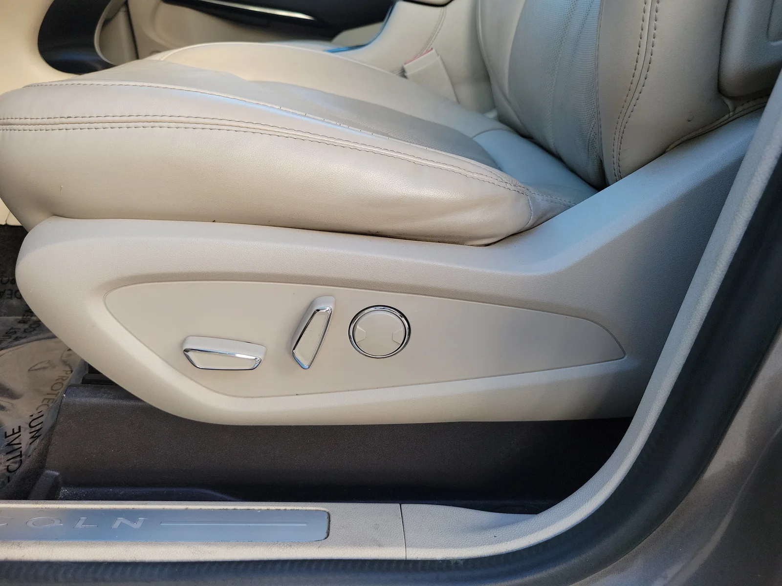 2017 Lincoln MKC Reserve photo 14