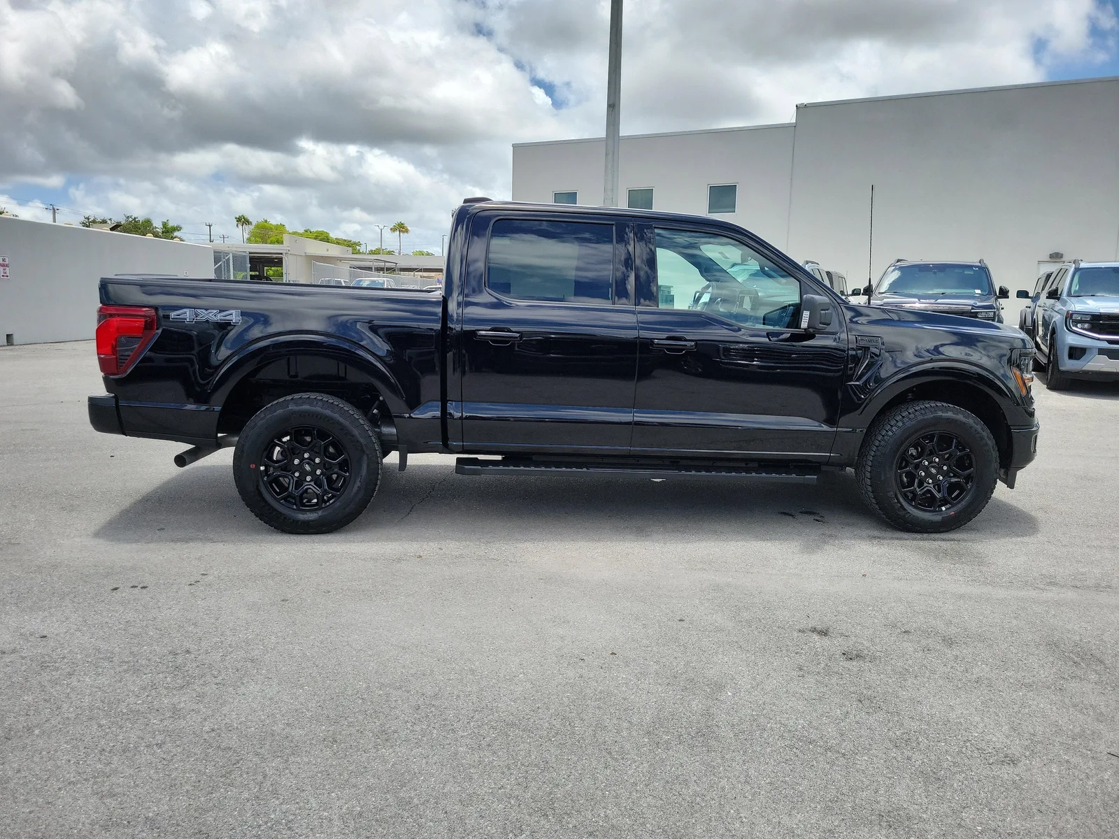 2026 Ford F-150 XLT 4WD photo 4