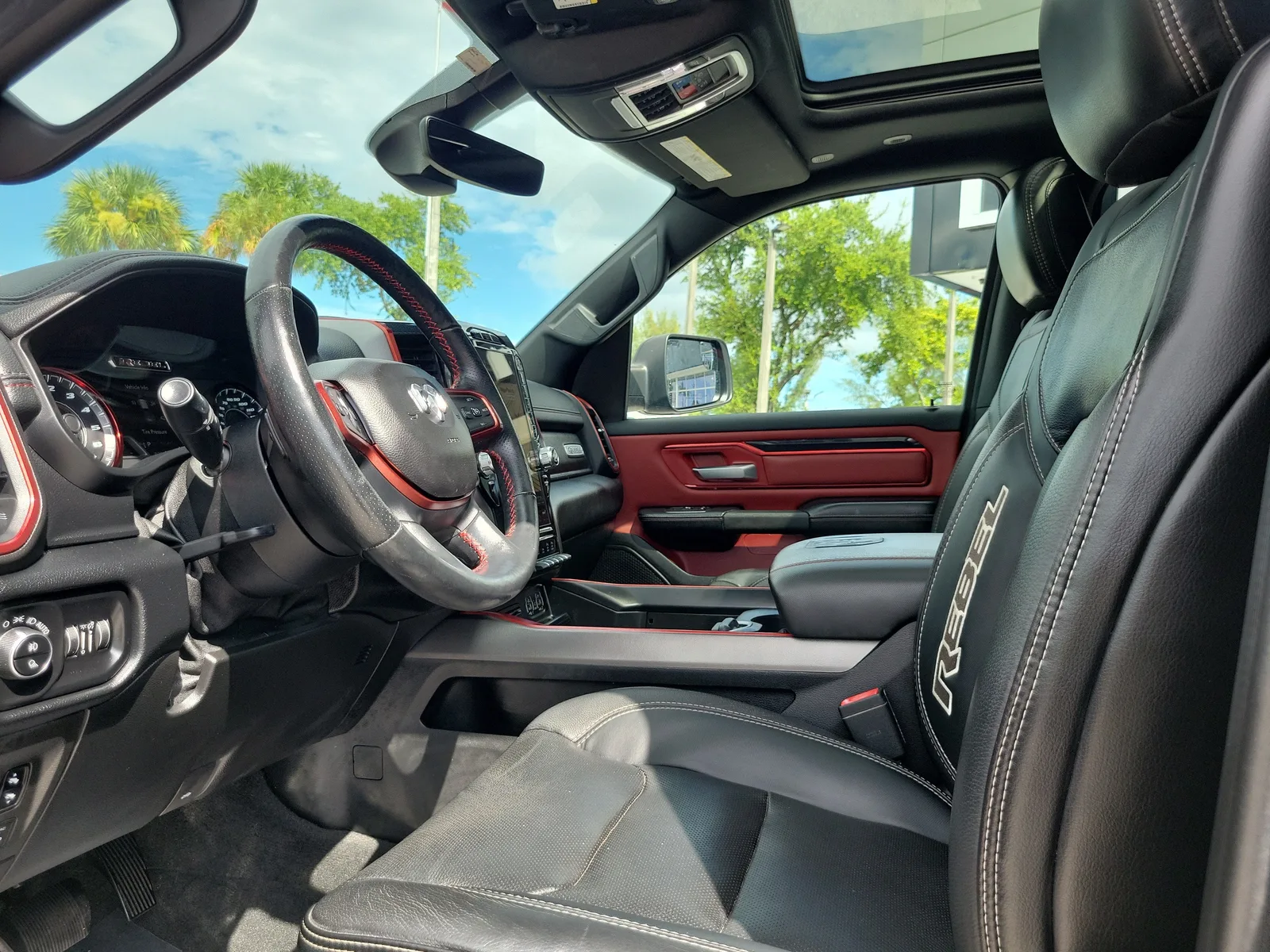 2019 RAM 1500 Rebel photo 13