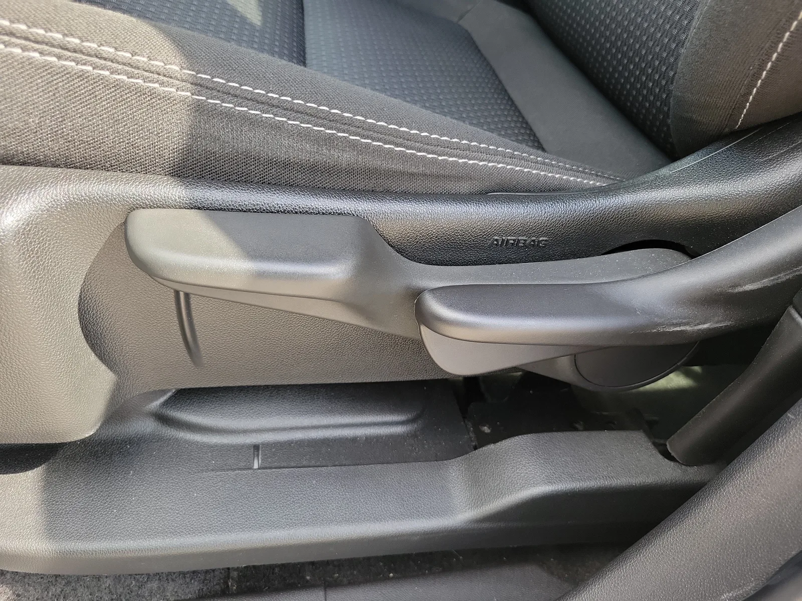 2024 GMC Terrain SLE photo 23