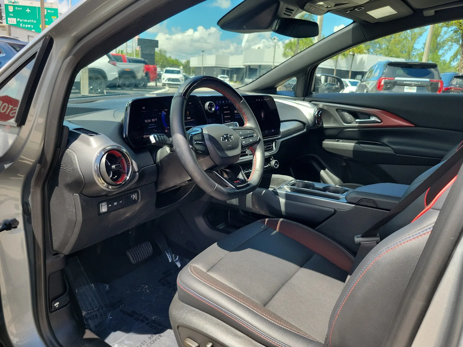 2024 Chevrolet Equinox EV RS photo 9