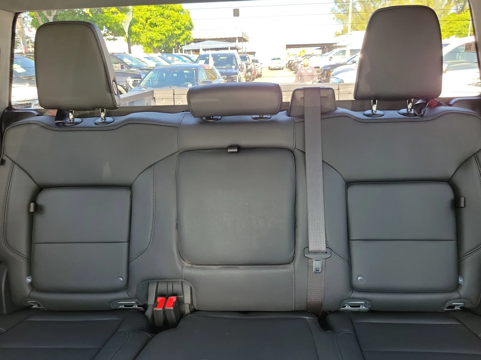 2024 GMC Sierra 1500 SLT photo 15