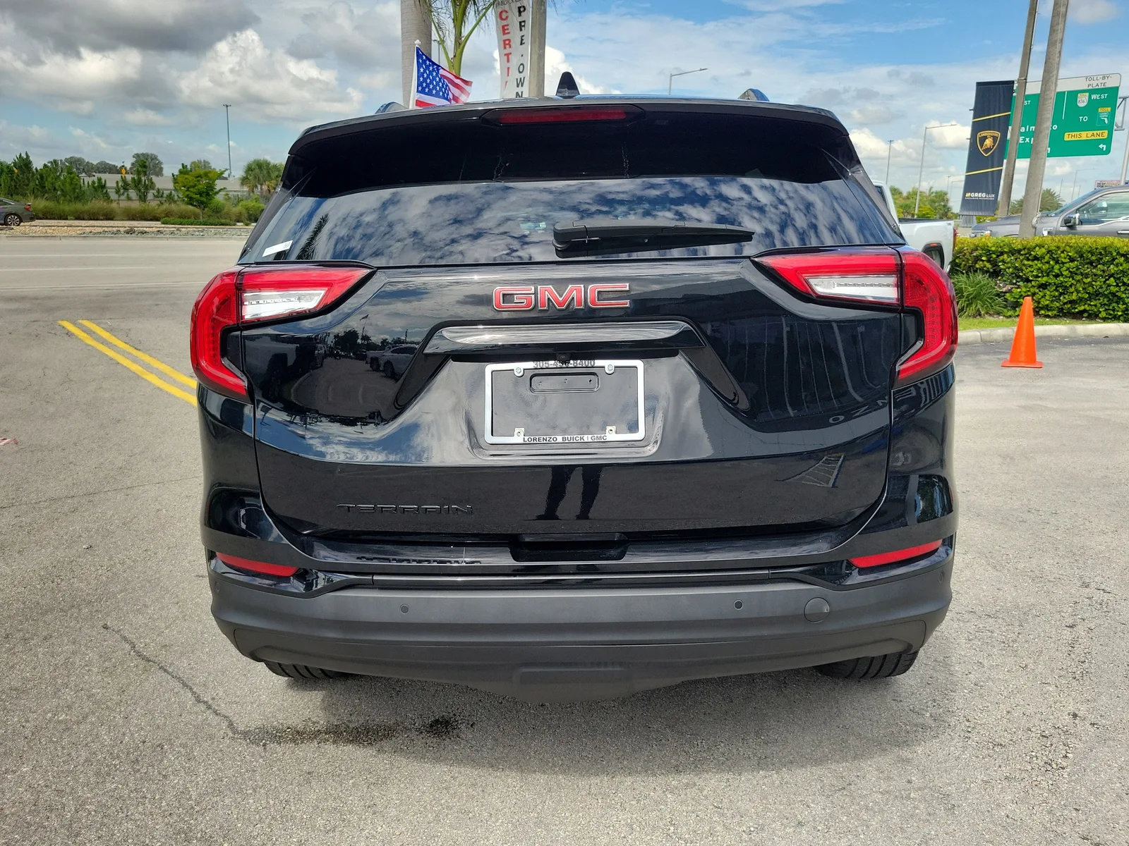 2023 GMC Terrain SLE photo 6