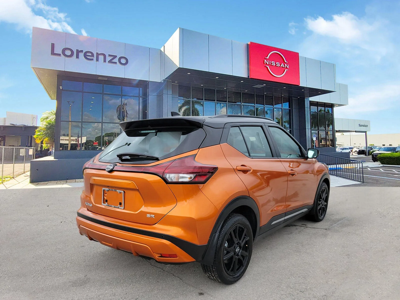 2024 Nissan Kicks SR photo 5