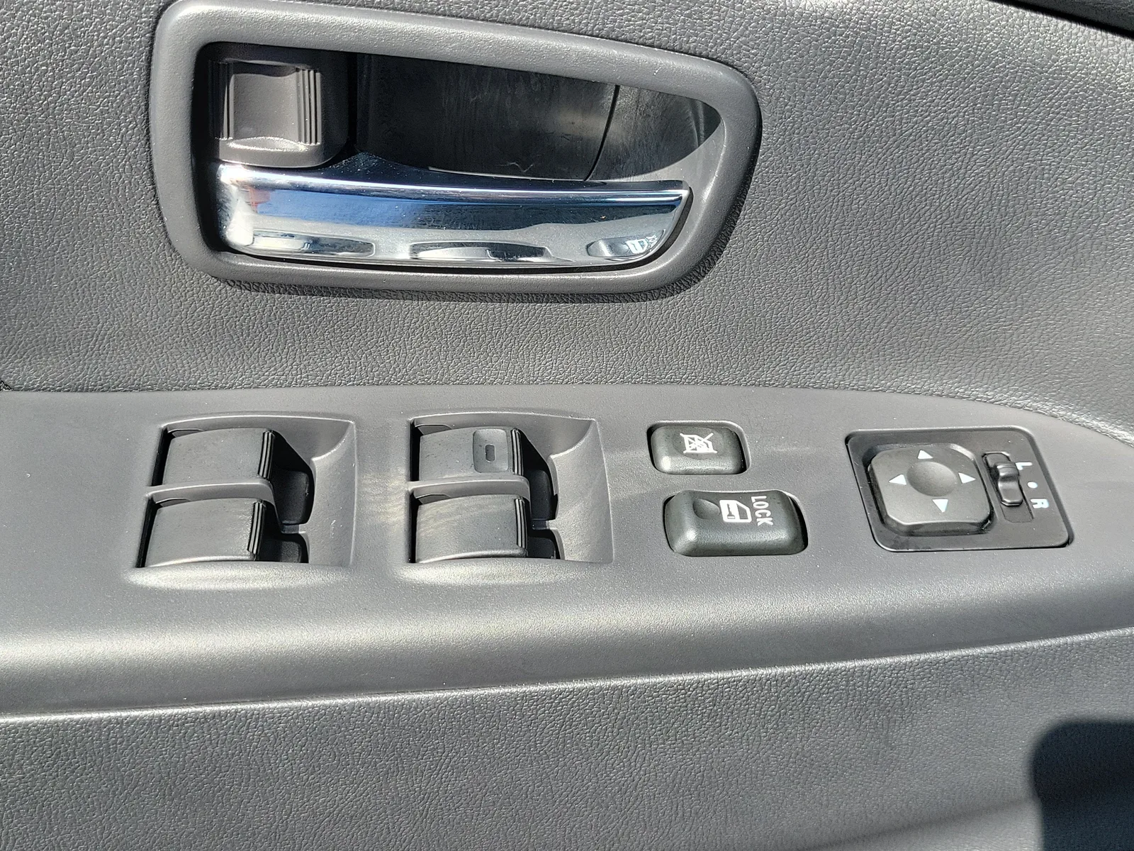 2026 Mitsubishi Outlander Sport LE 4WD photo 23