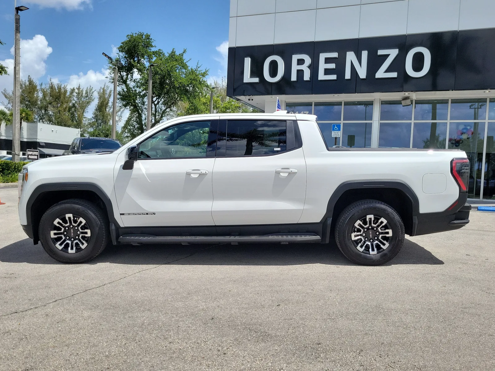 2026 GMC Sierra EV Elevation Extended Range photo 8