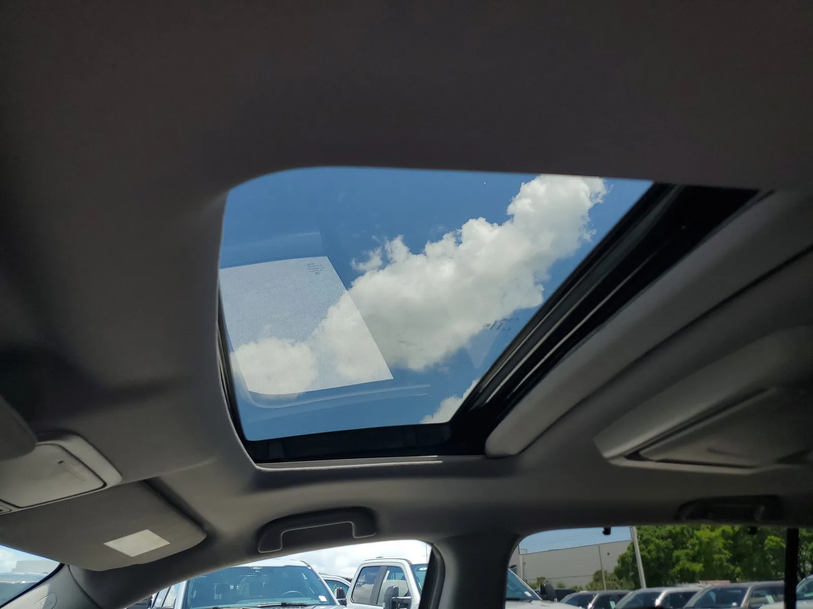 2022 Honda Pilot Touring 7-Passenger photo 10