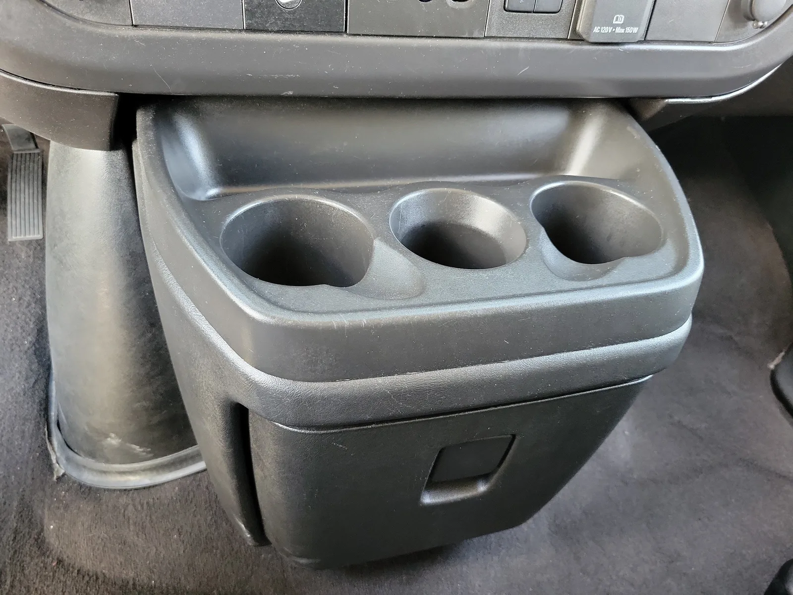 2025 Chevrolet Express Passenger LT photo 28