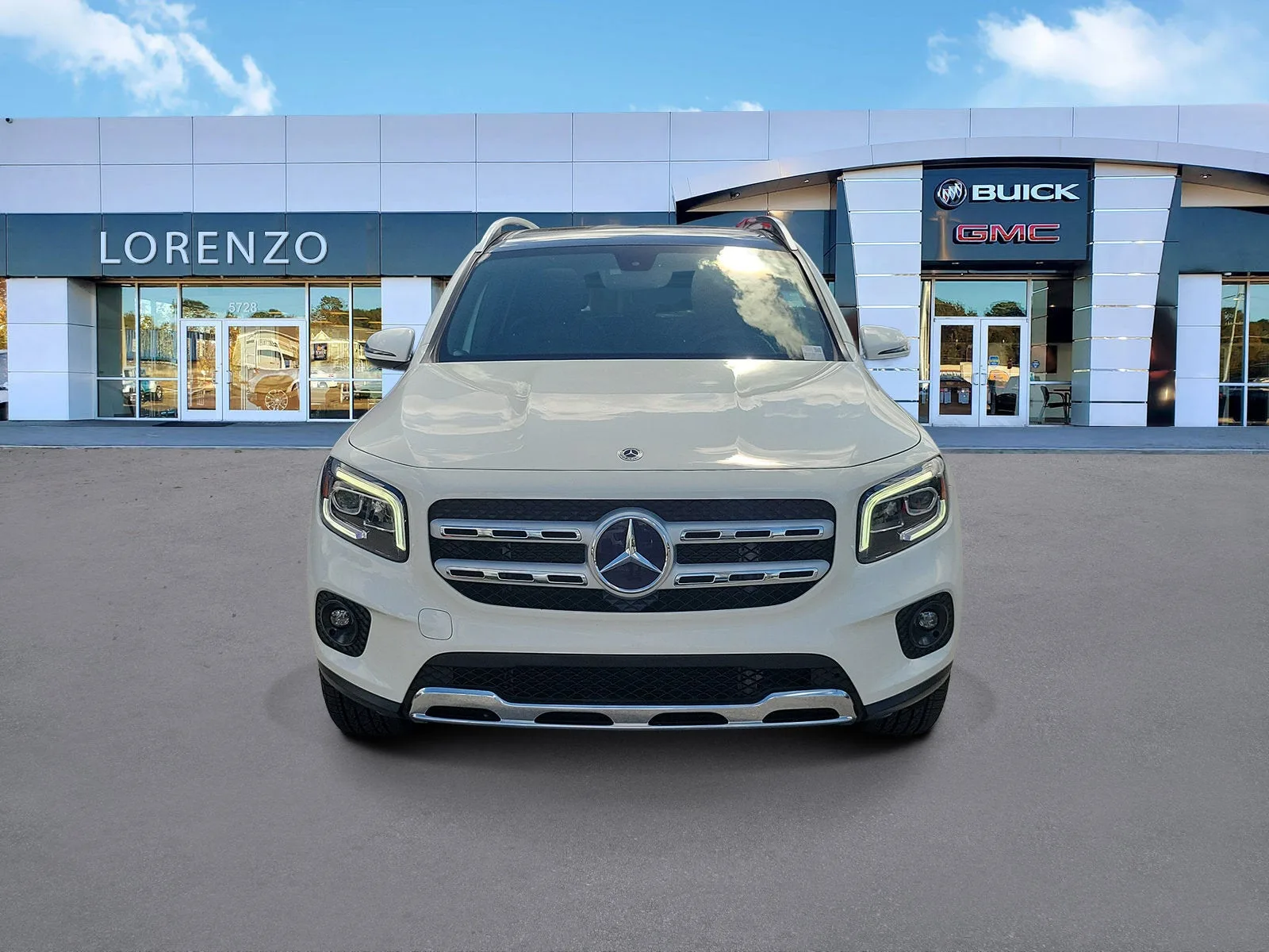 2022 Mercedes-Benz GLB GLB 250 photo 2