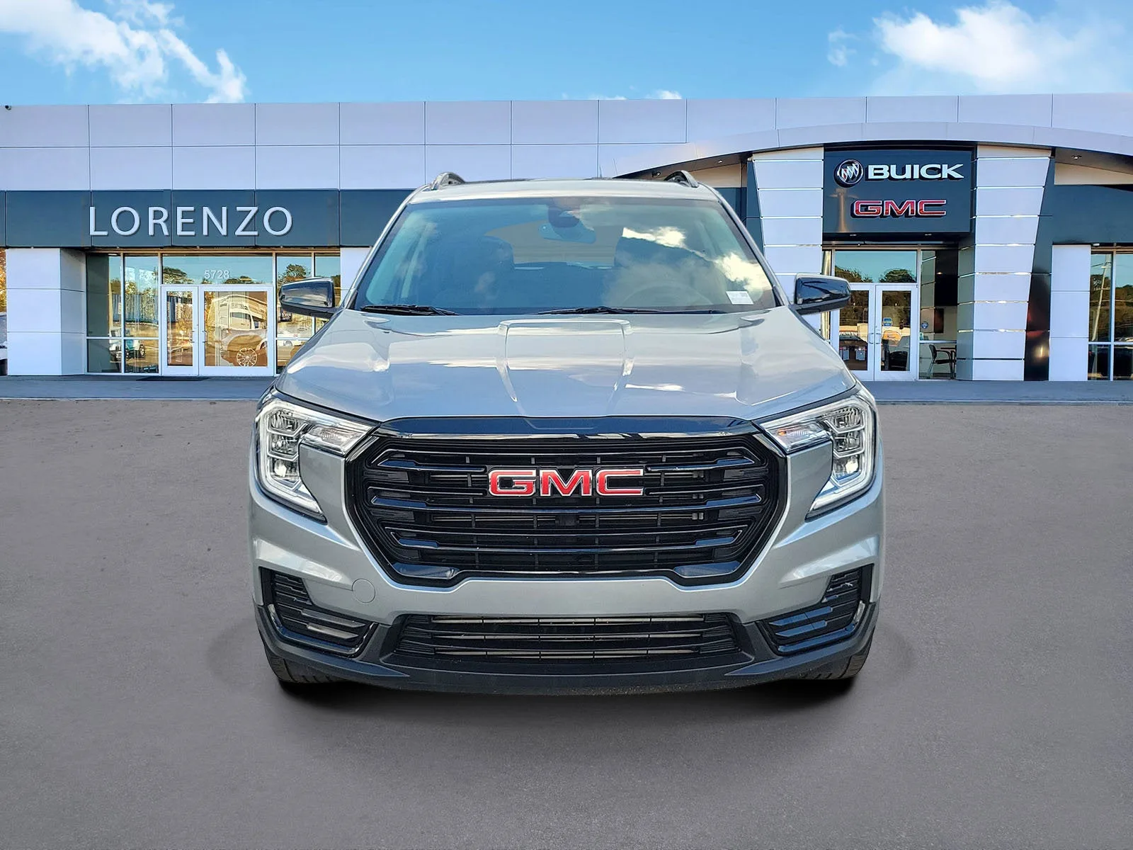 2024 GMC Terrain SLE photo 2