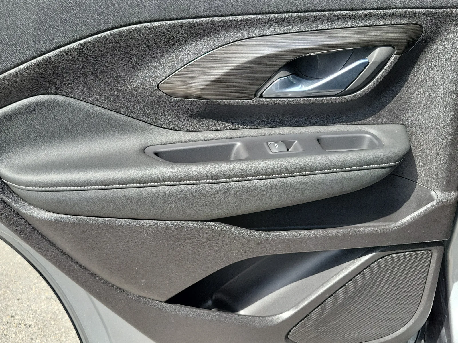 2024 GMC Terrain SLE photo 17