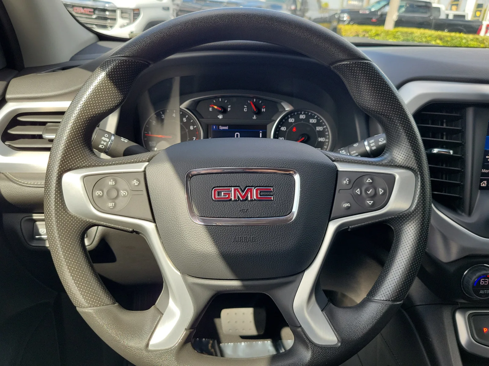 2023 GMC Acadia SLE photo 19