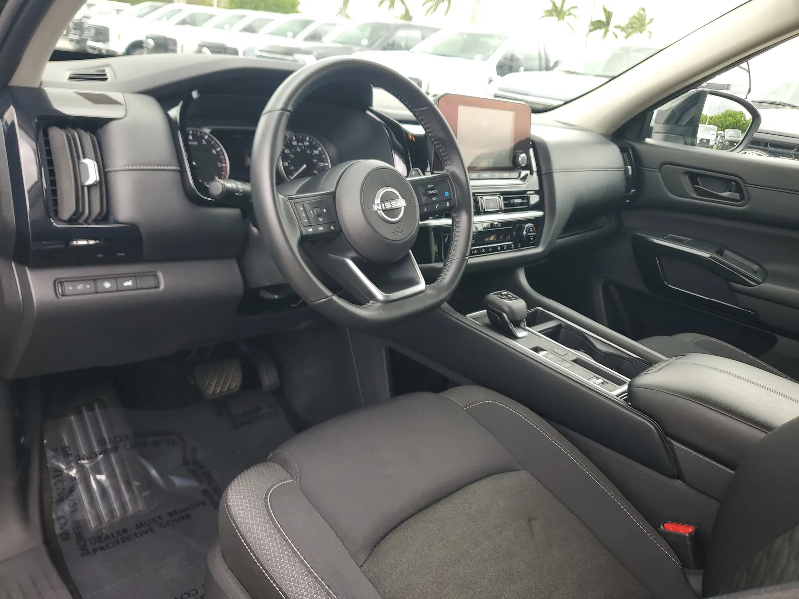 2025 Nissan Pathfinder SV photo 9
