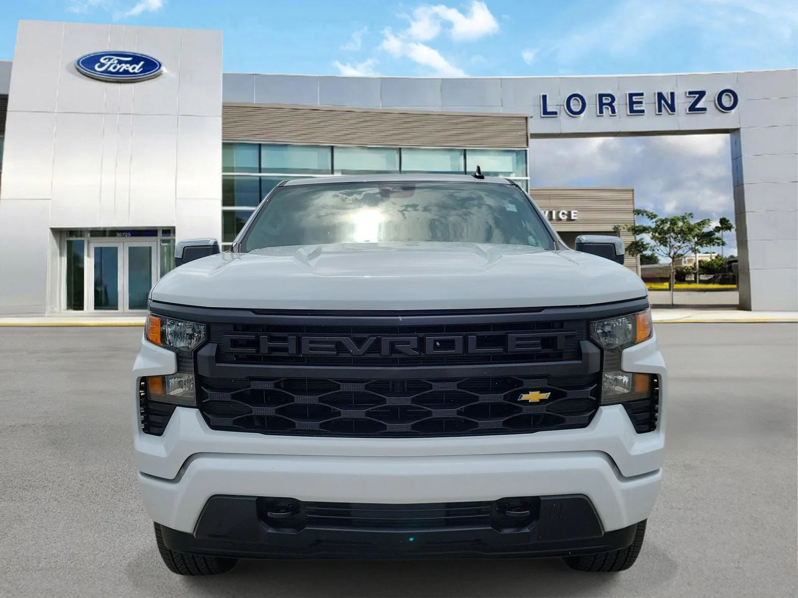 2024 Chevrolet Silverado 1500 Custom photo 2