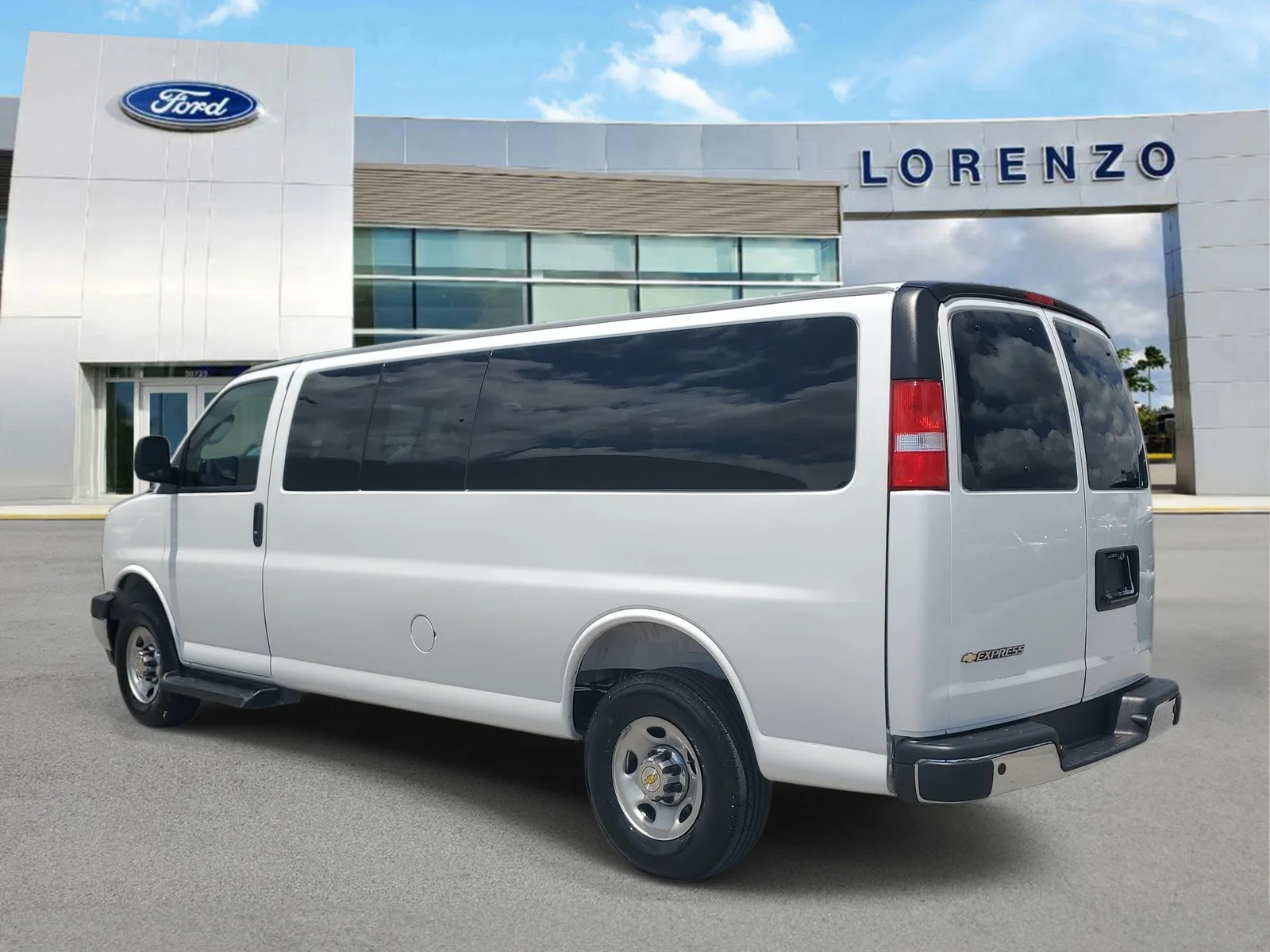 2025 Chevrolet Express Passenger LT photo 7