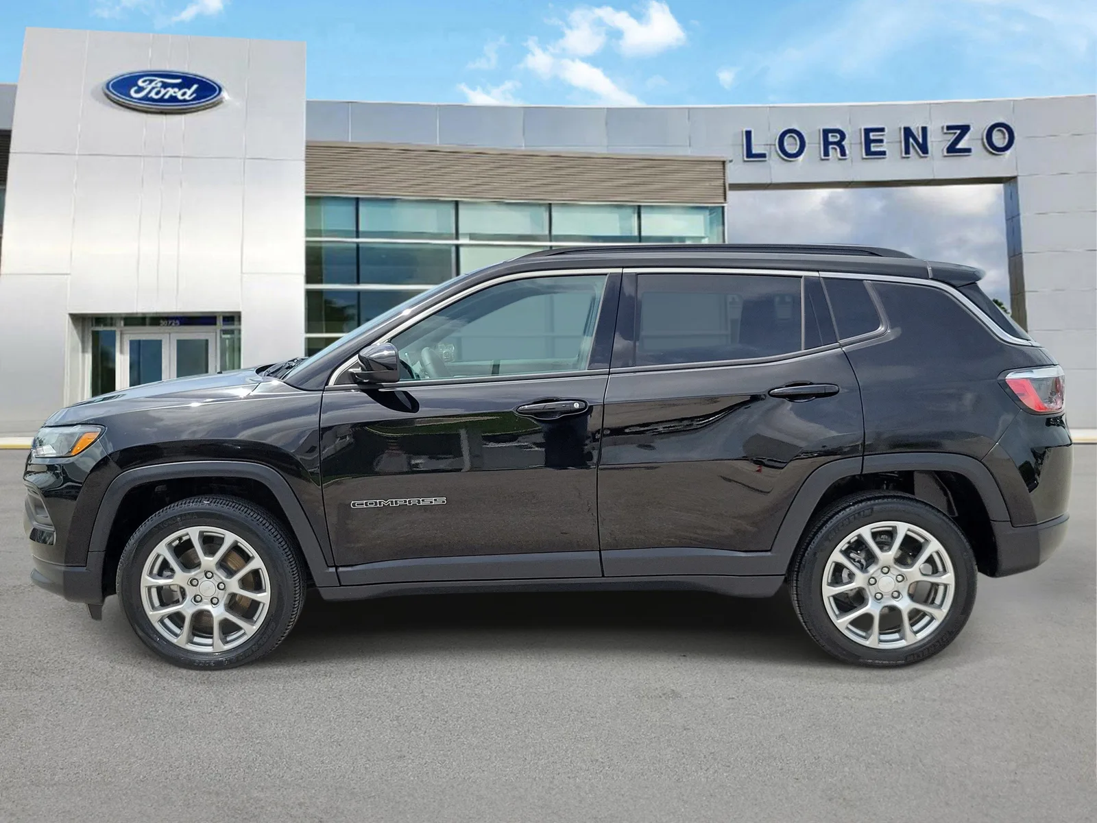 2023 Jeep Compass Latitude Lux 4WD photo 8