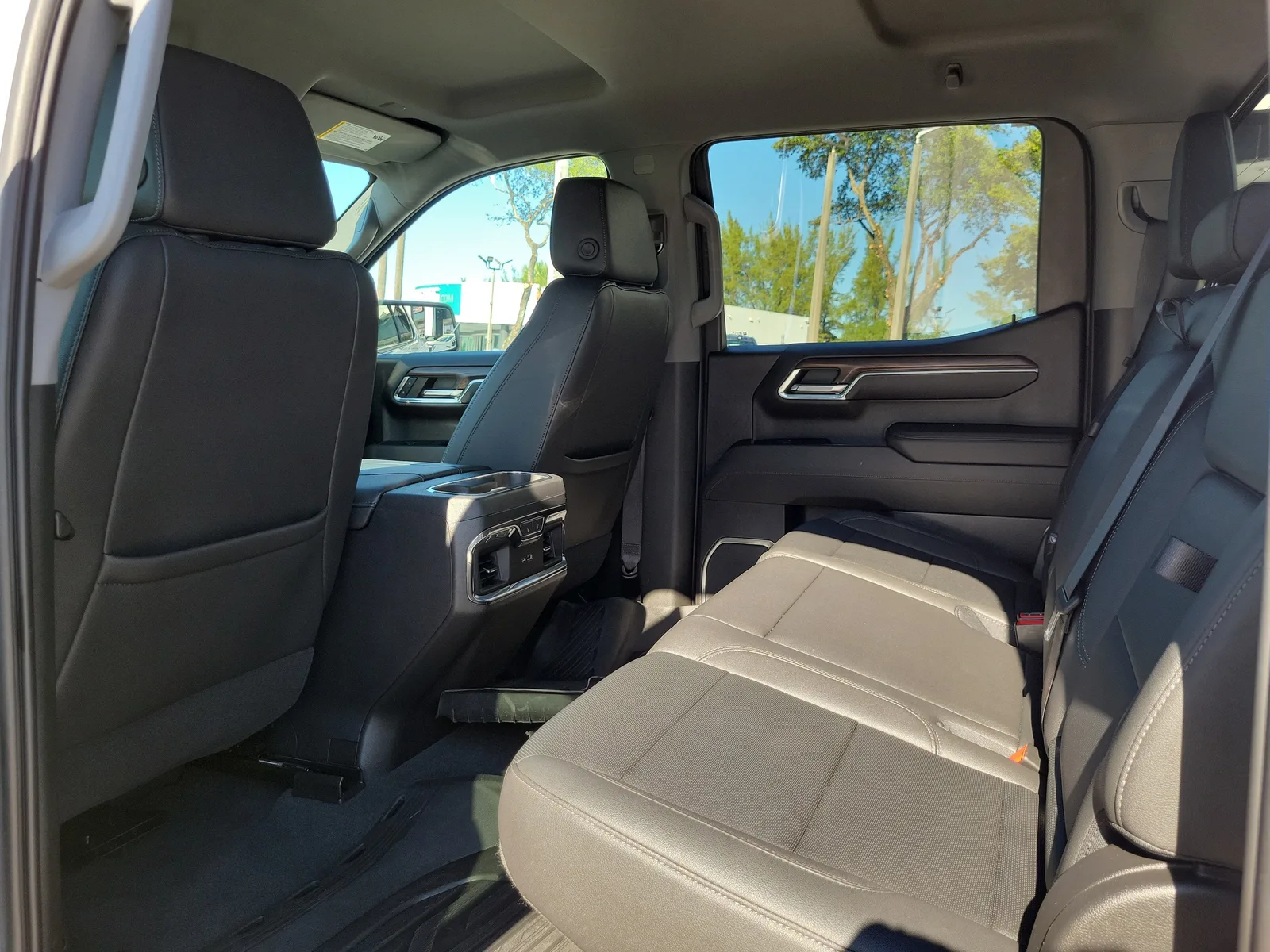 2023 GMC Sierra 1500 SLT photo 15