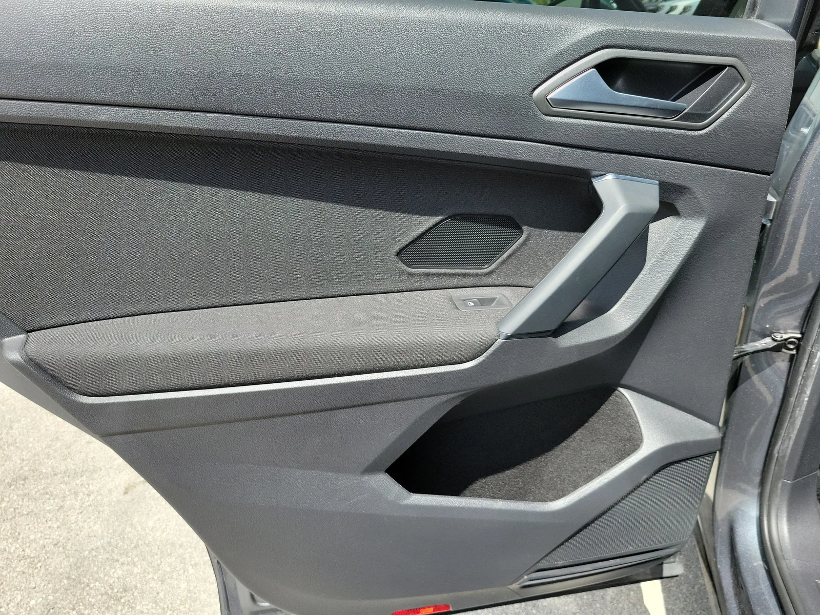 2019 Volkswagen Tiguan S photo 28