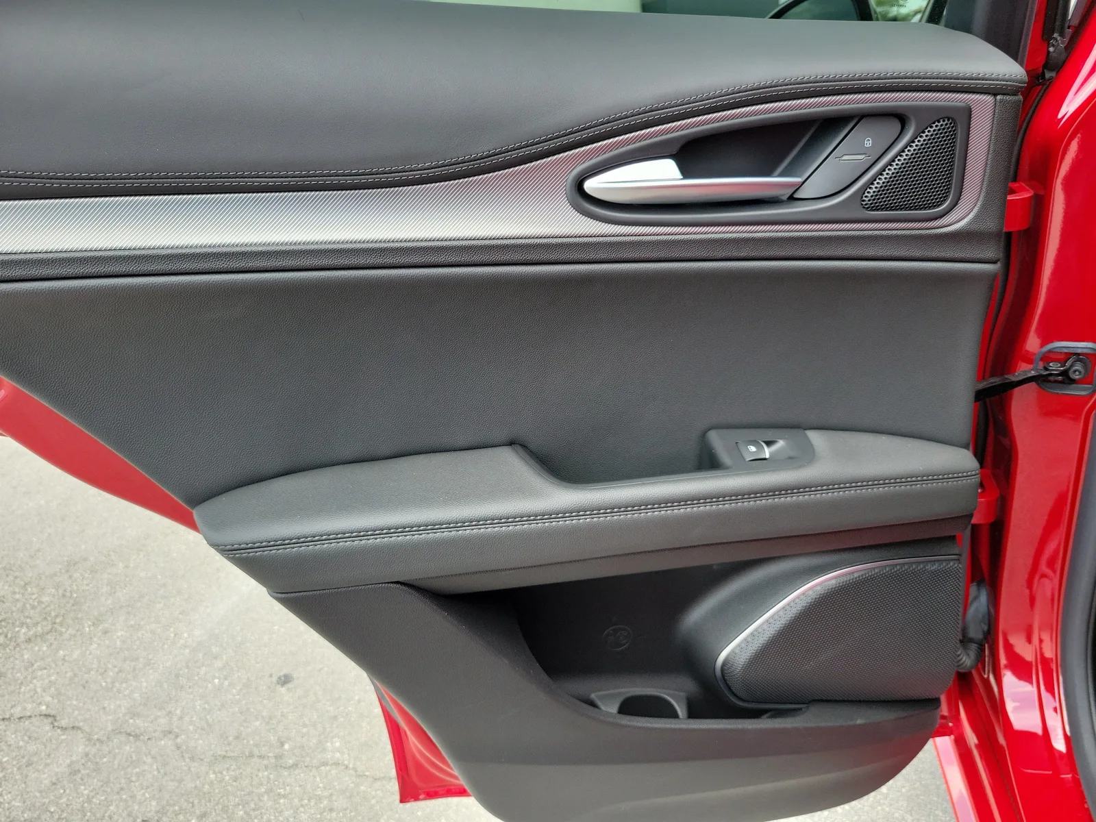 2022 Alfa Romeo Stelvio Veloce 4WD photo 29