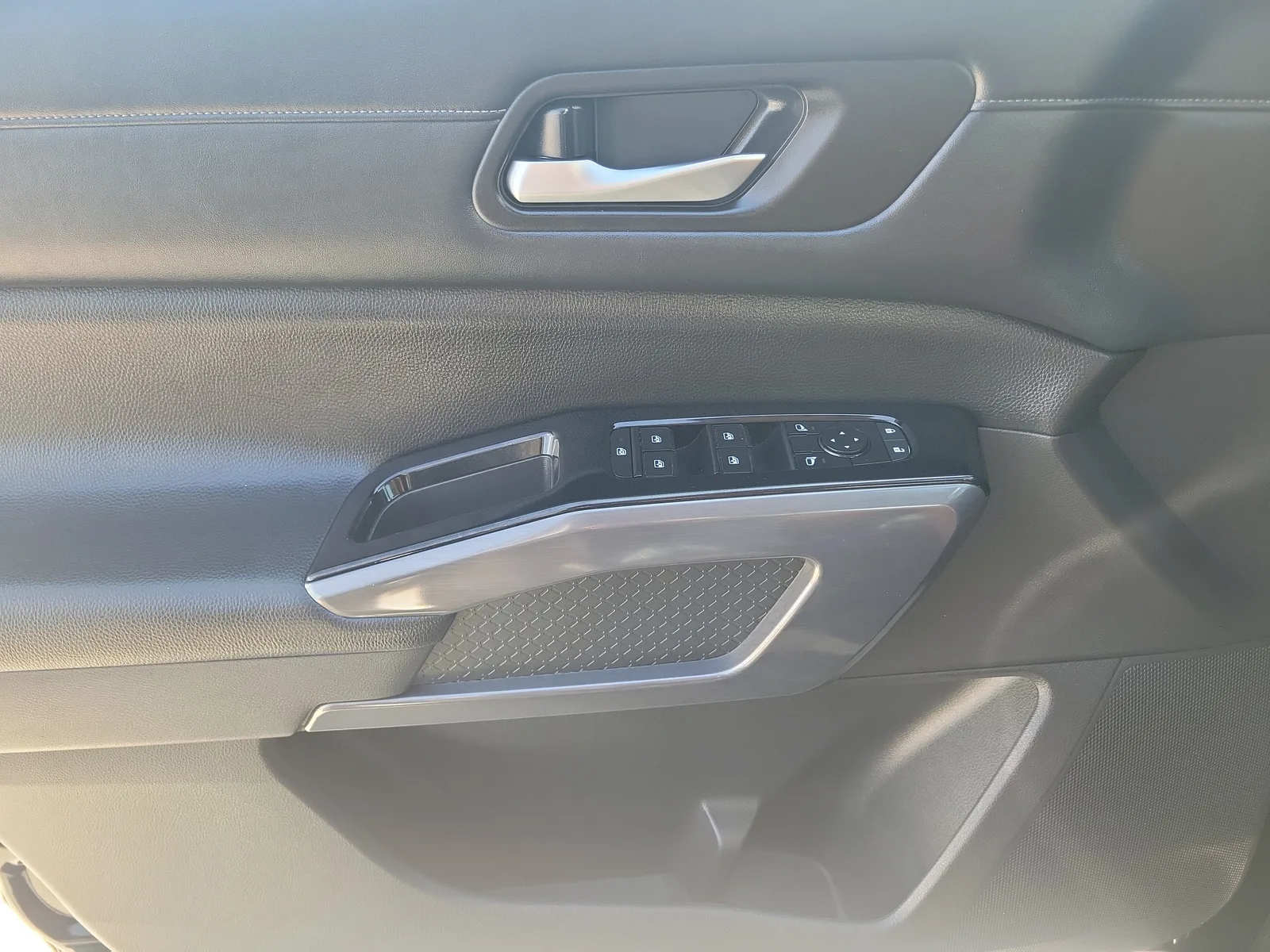 2022 Nissan Pathfinder SL photo 28