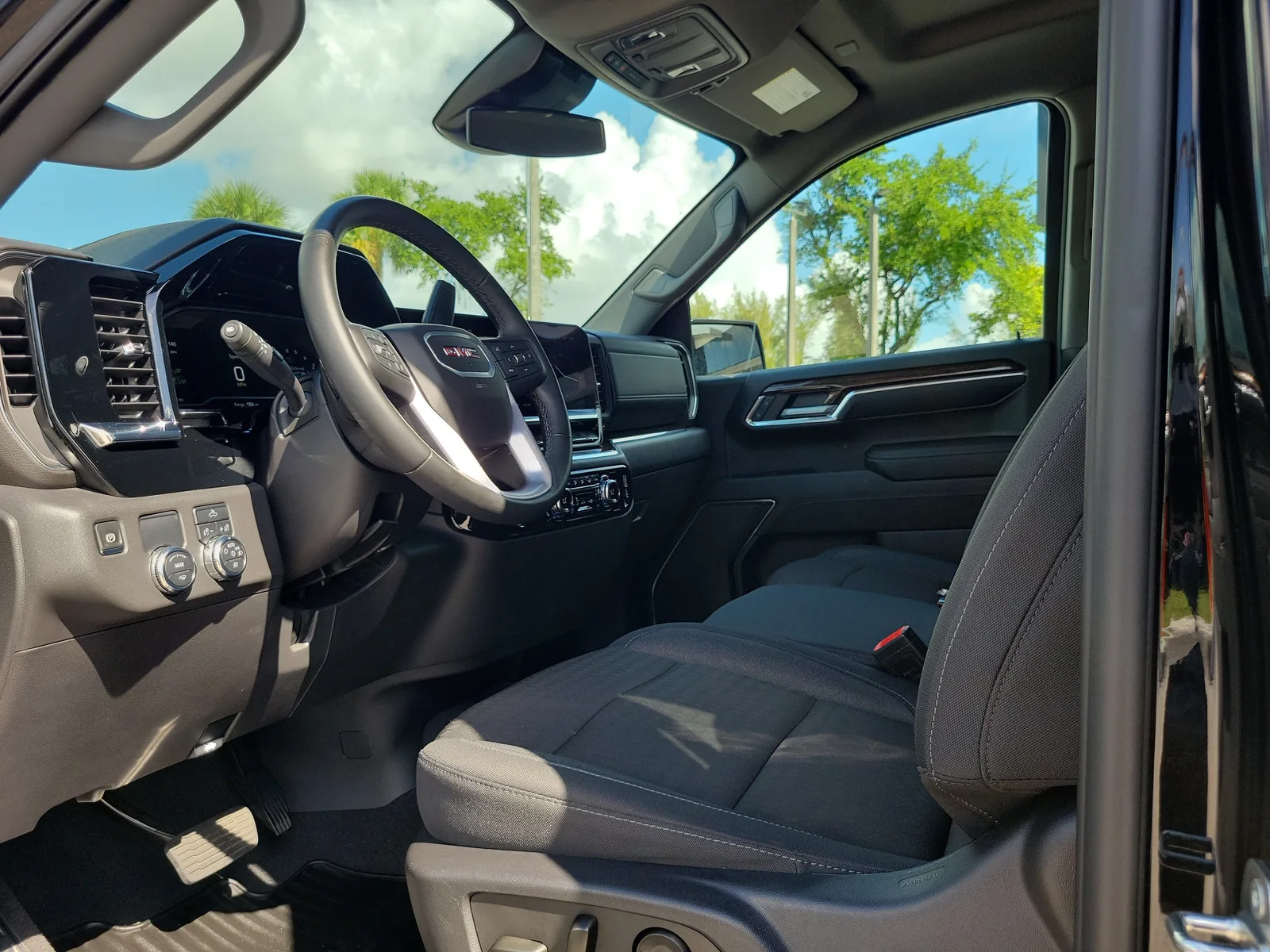 2024 GMC Sierra 1500 Elevation photo 11