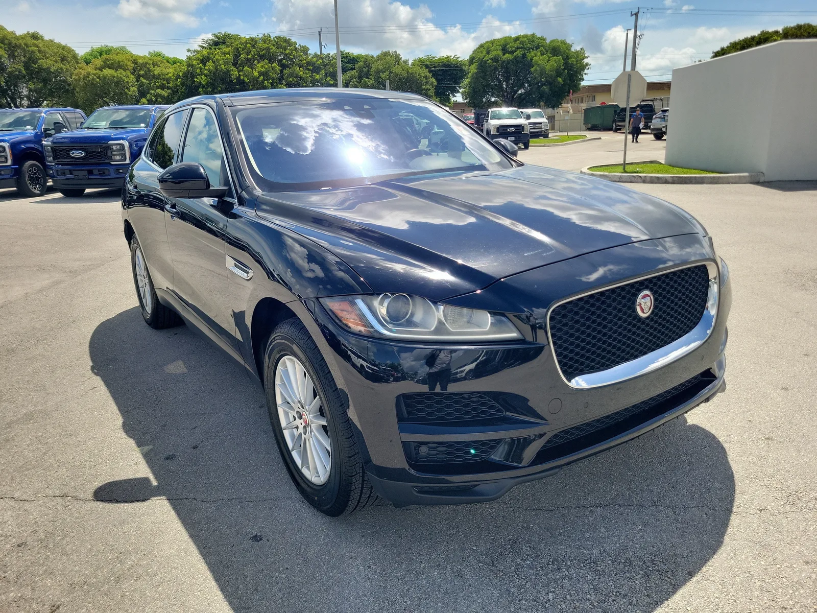 2019 Jaguar F-PACE 25t photo 3