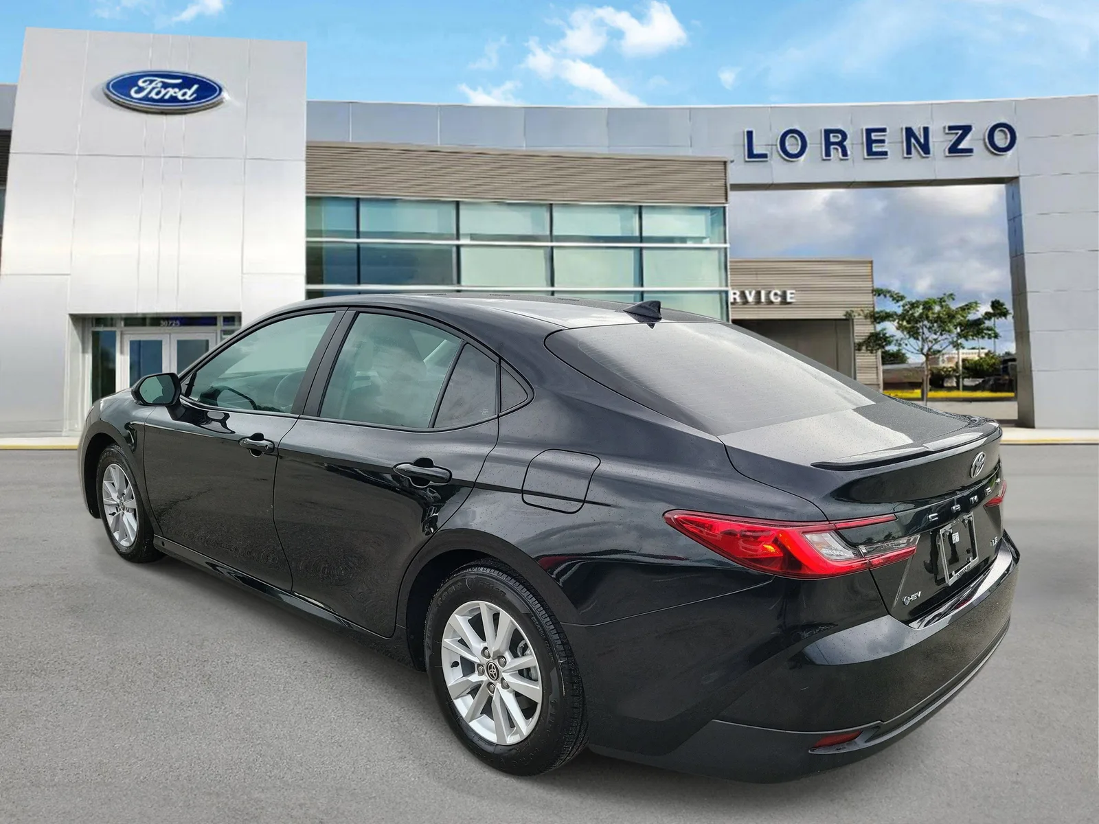 2025 Toyota Camry LE photo 7