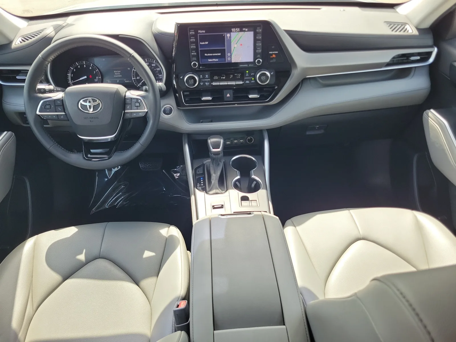 2021 Toyota Highlander XLE photo 19