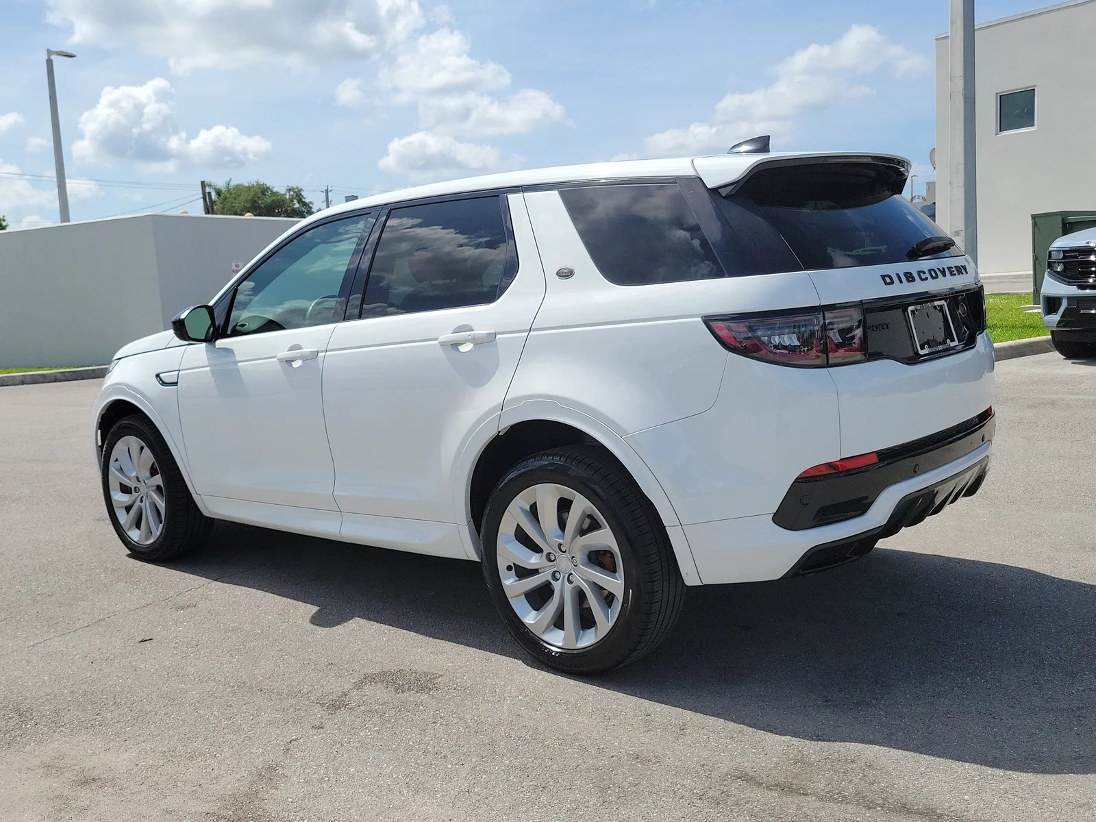 2023 Land Rover Discovery Sport S R-Dynamic photo 7
