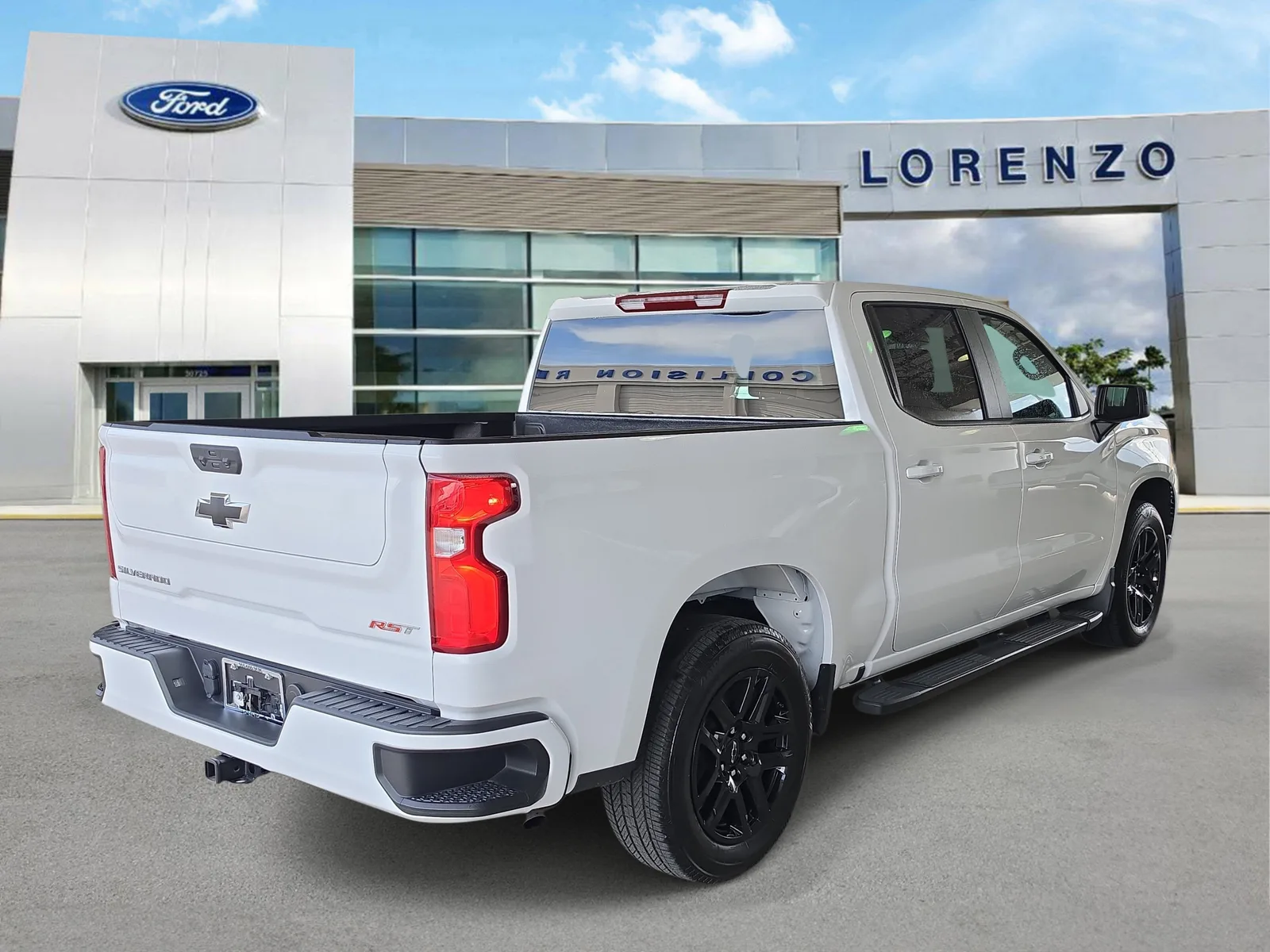 2026 Chevrolet Silverado 1500 RST photo 4