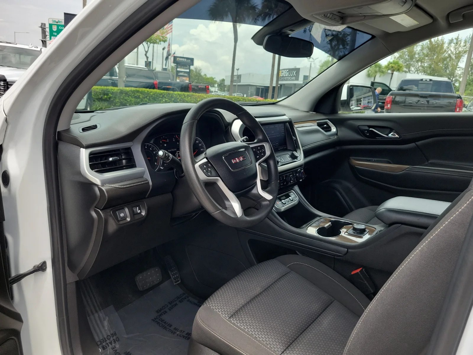 2021 GMC Acadia SLE photo 8