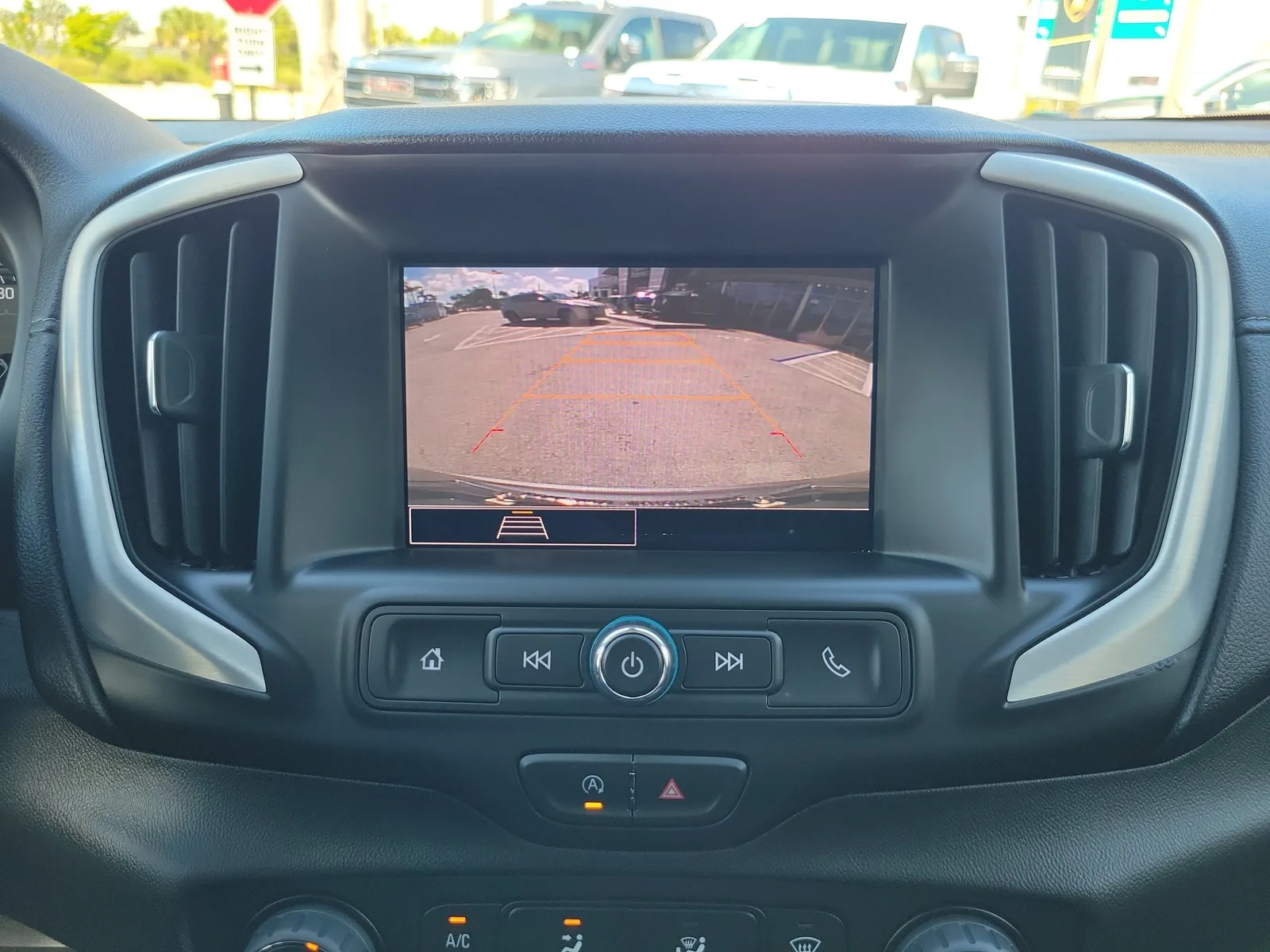 2024 GMC Terrain SLE photo 26