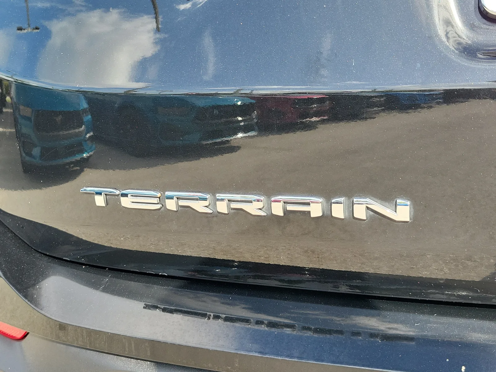 2023 GMC Terrain SLE photo 29