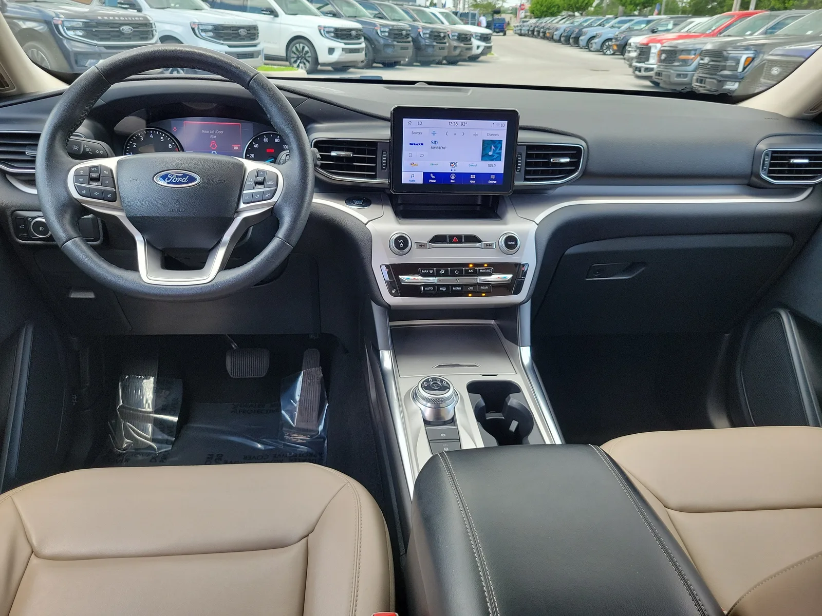 2024 Ford Explorer XLT photo 15