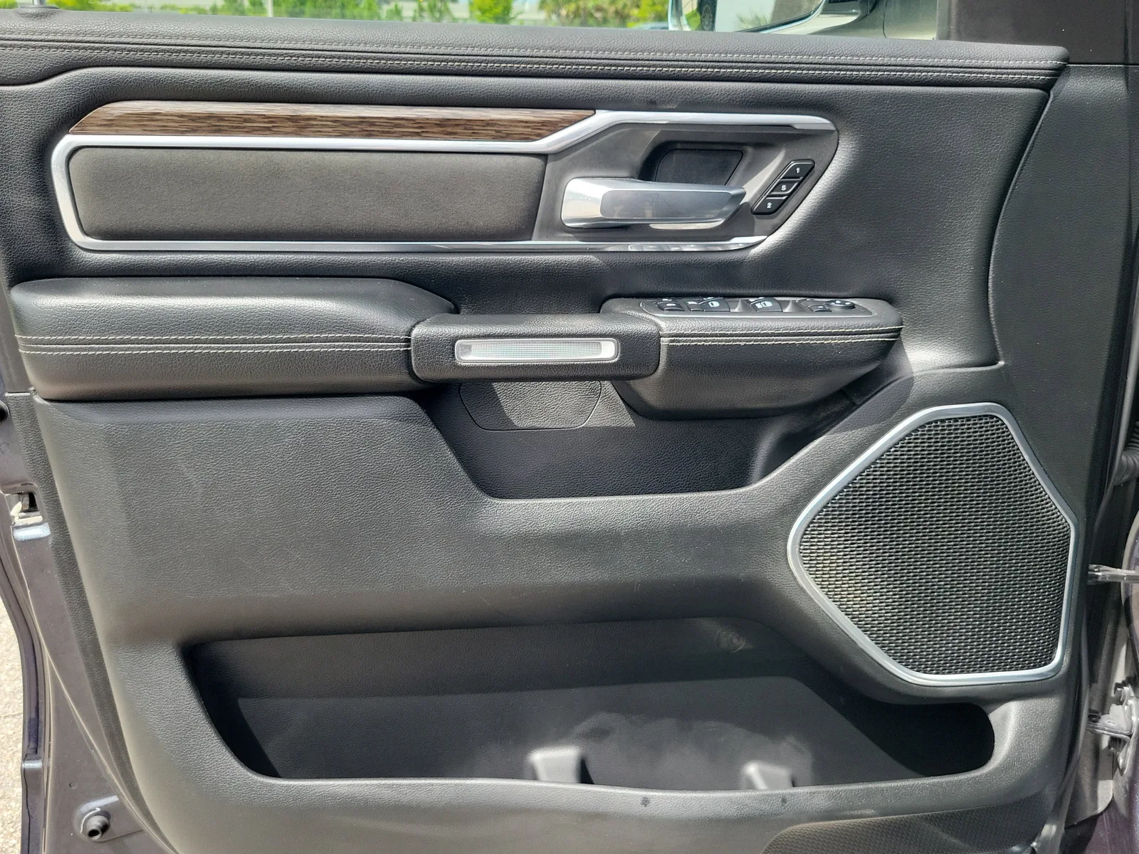 2019 RAM 1500 Laramie photo 22