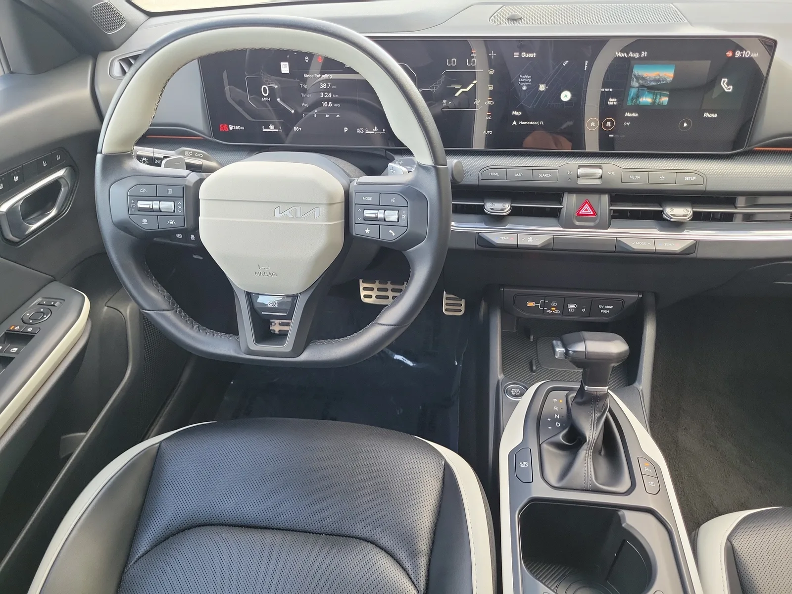 2025 Kia K4 GT-Line Turbo photo 16