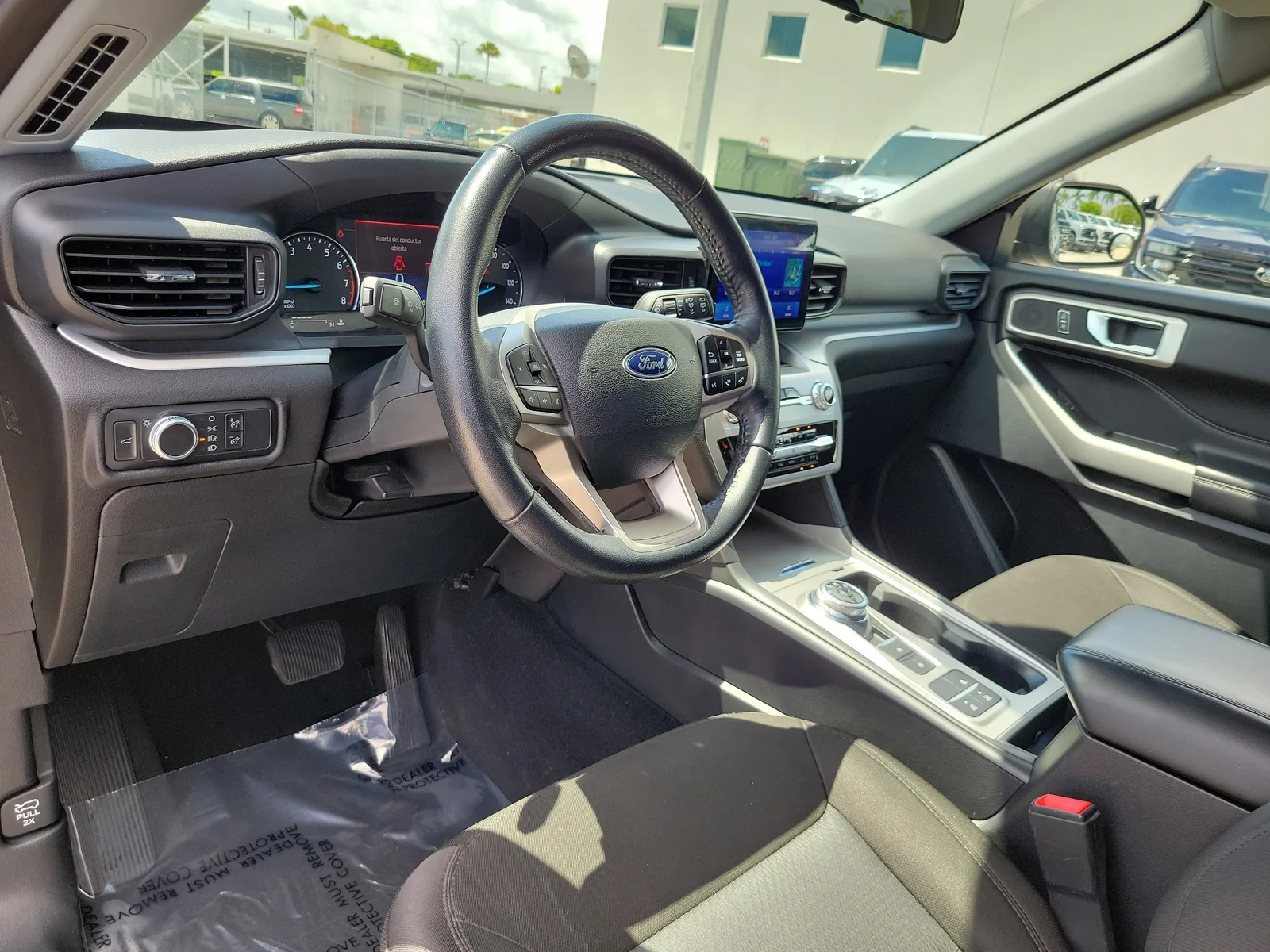 2022 Ford Explorer XLT photo 9