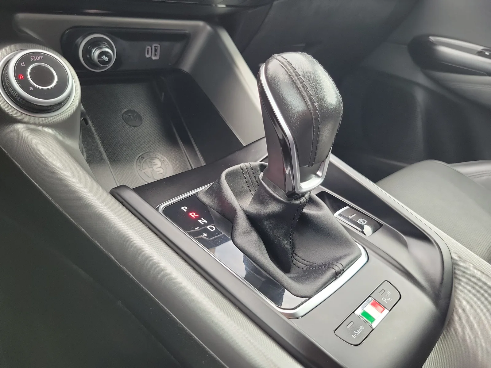 2024 Alfa Romeo Tonale Ti photo 25