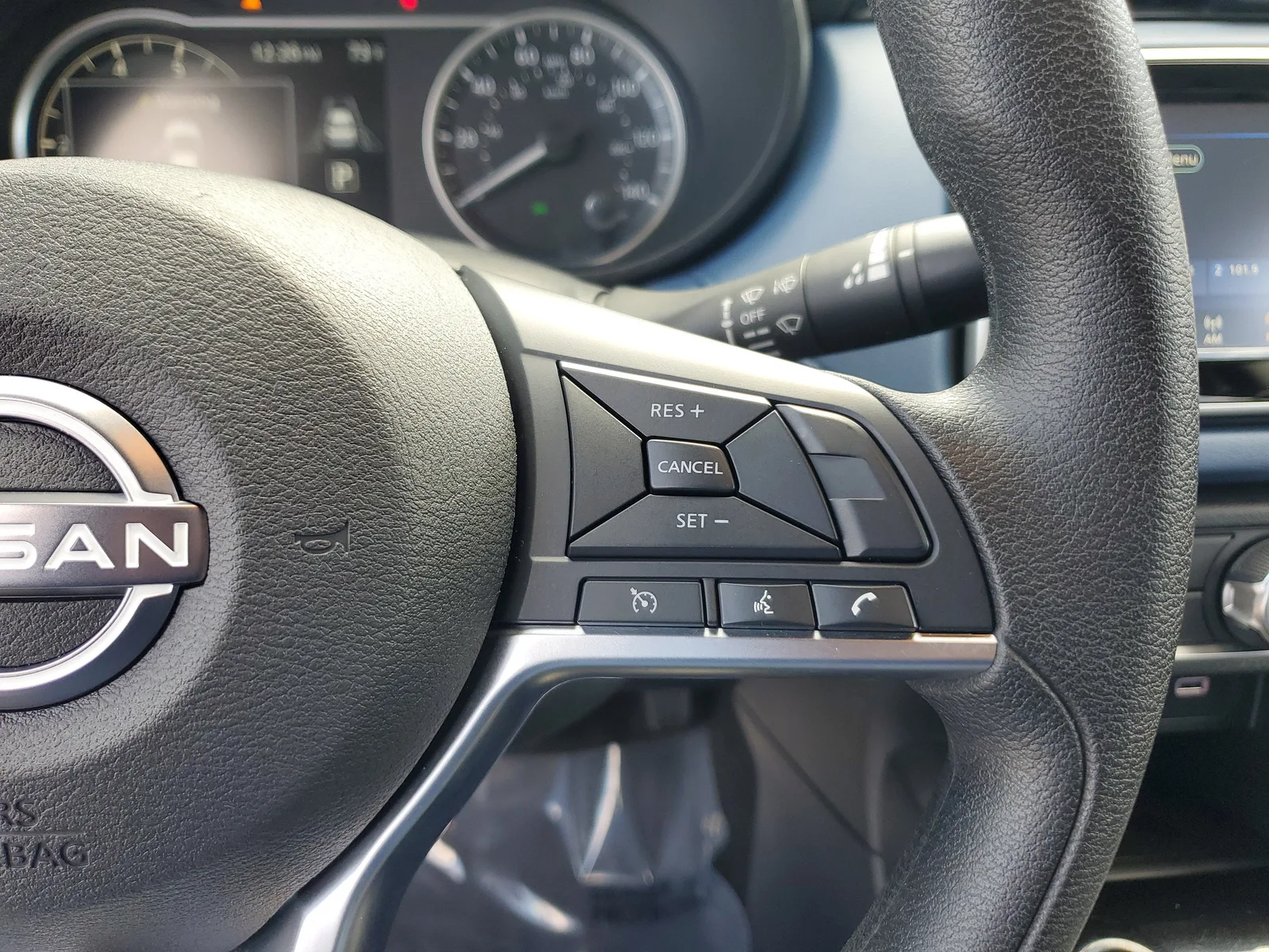 2025 Nissan Versa SV photo 20