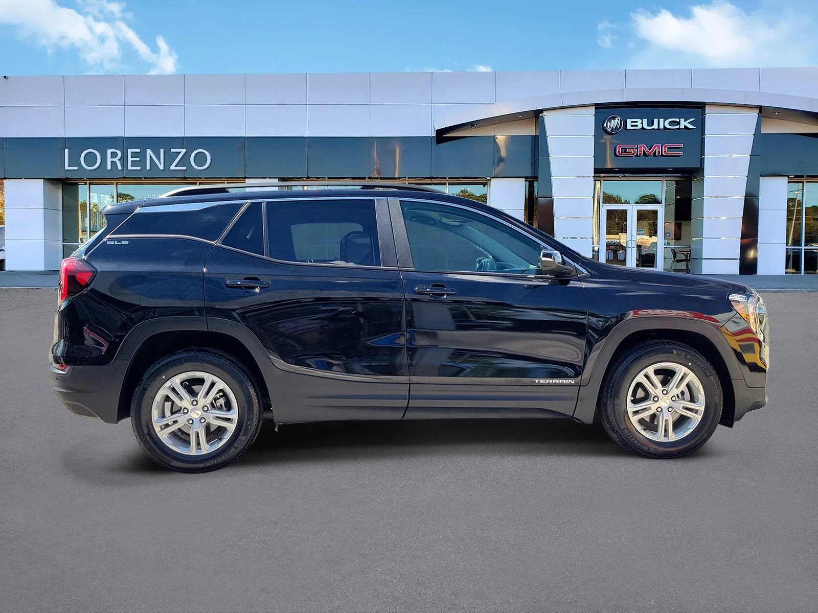 2022 GMC Terrain SLE photo 4