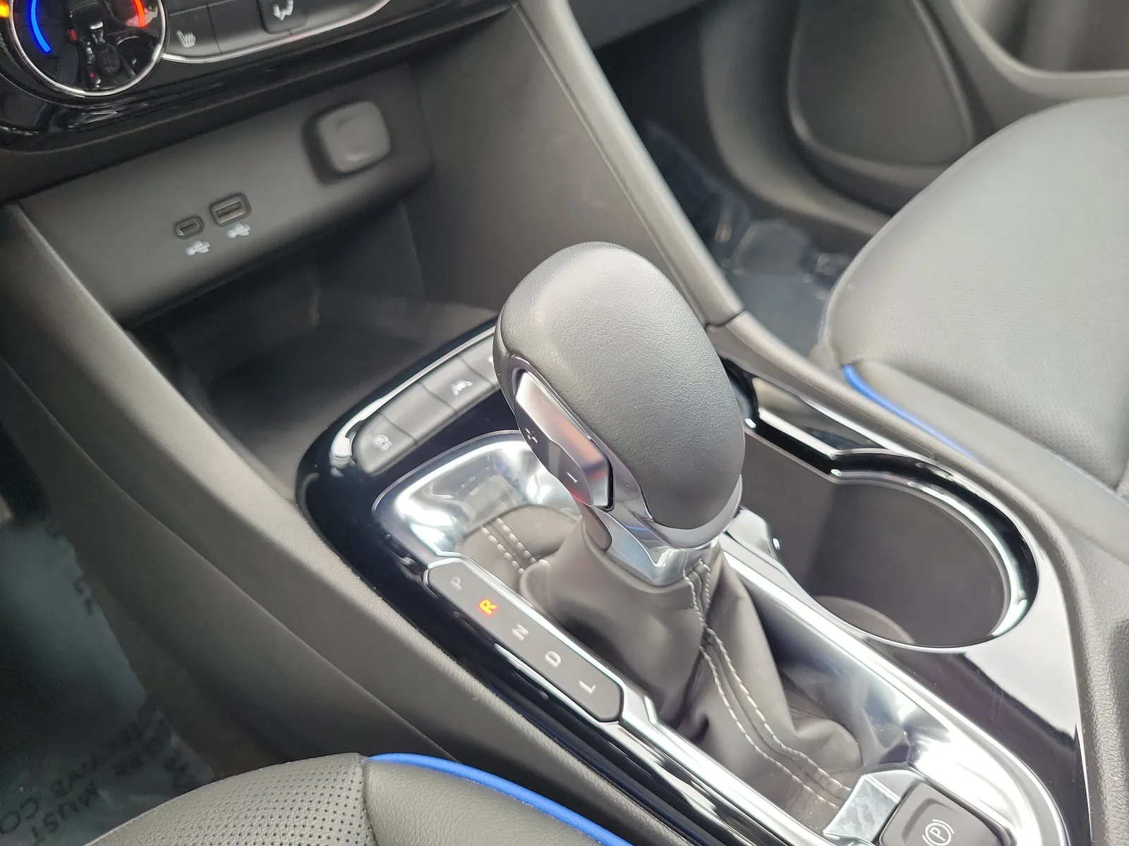 2025 Buick Encore GX Sport Touring photo 23