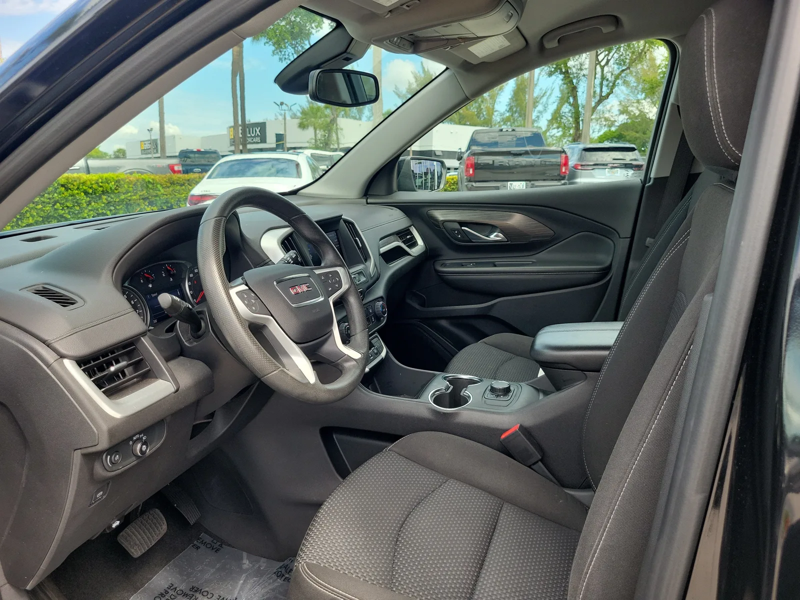 2023 GMC Terrain SLE photo 11