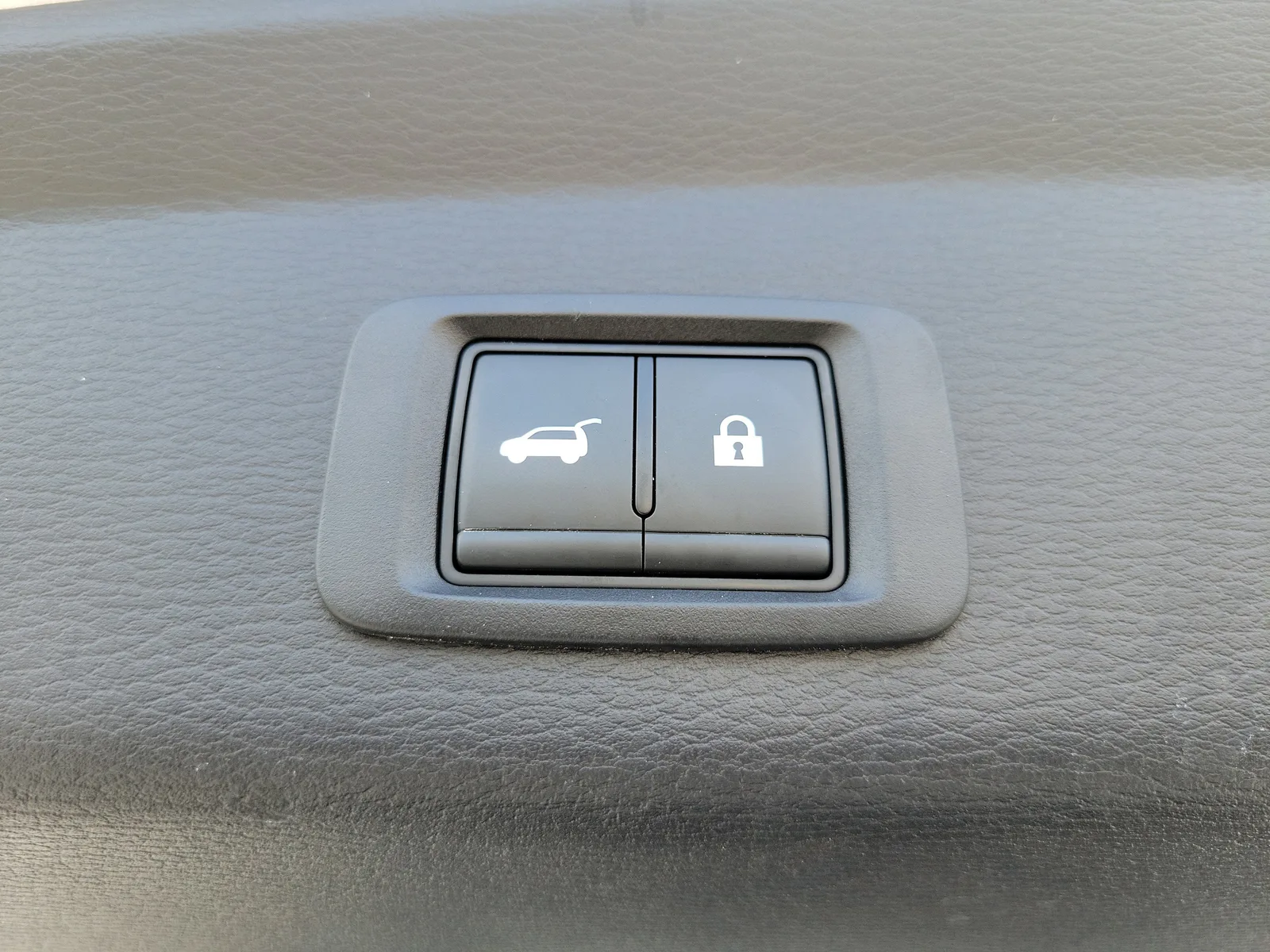 2025 Mitsubishi Outlander SE photo 11