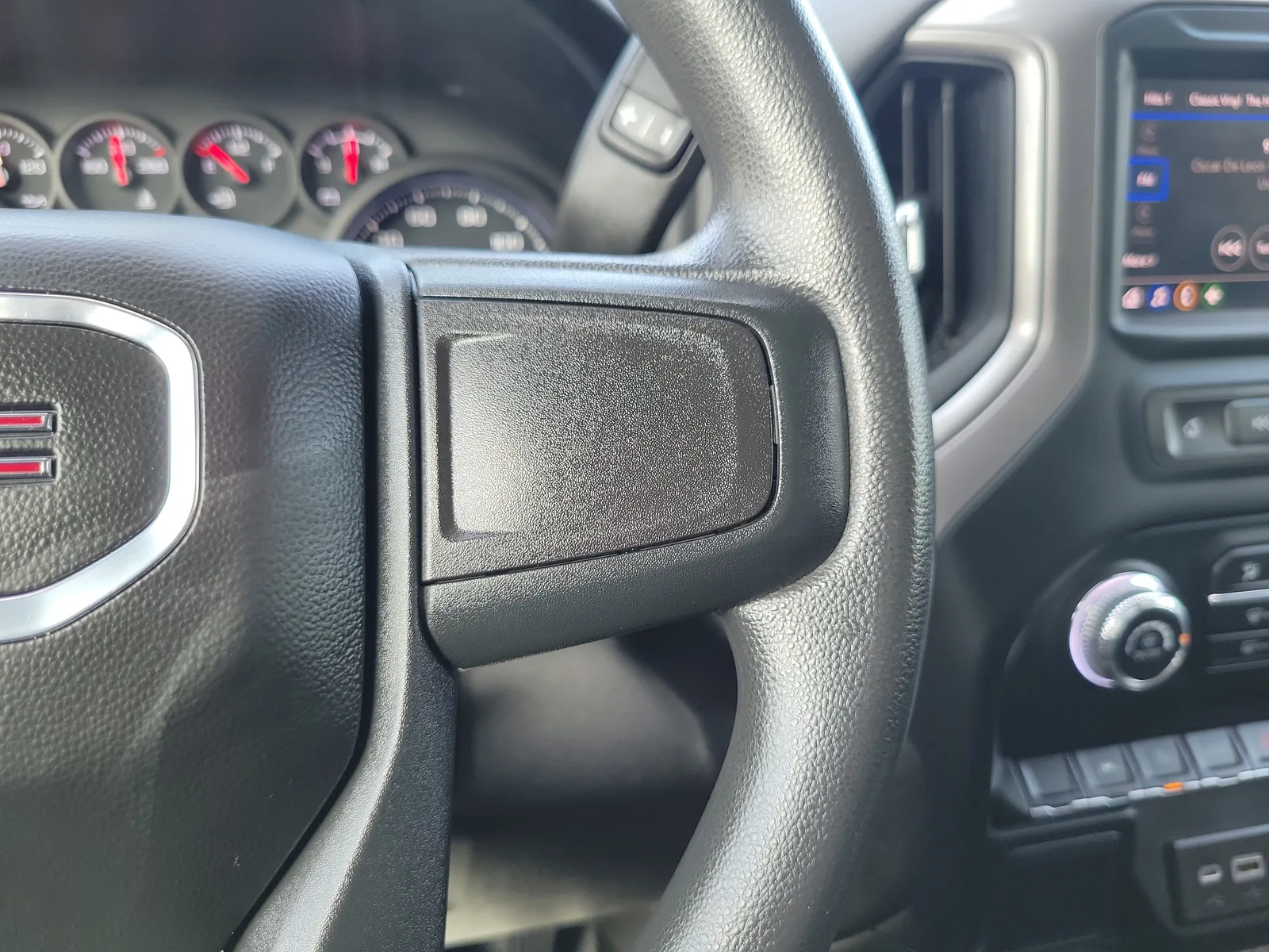 2022 GMC Sierra 1500 Pro photo 18
