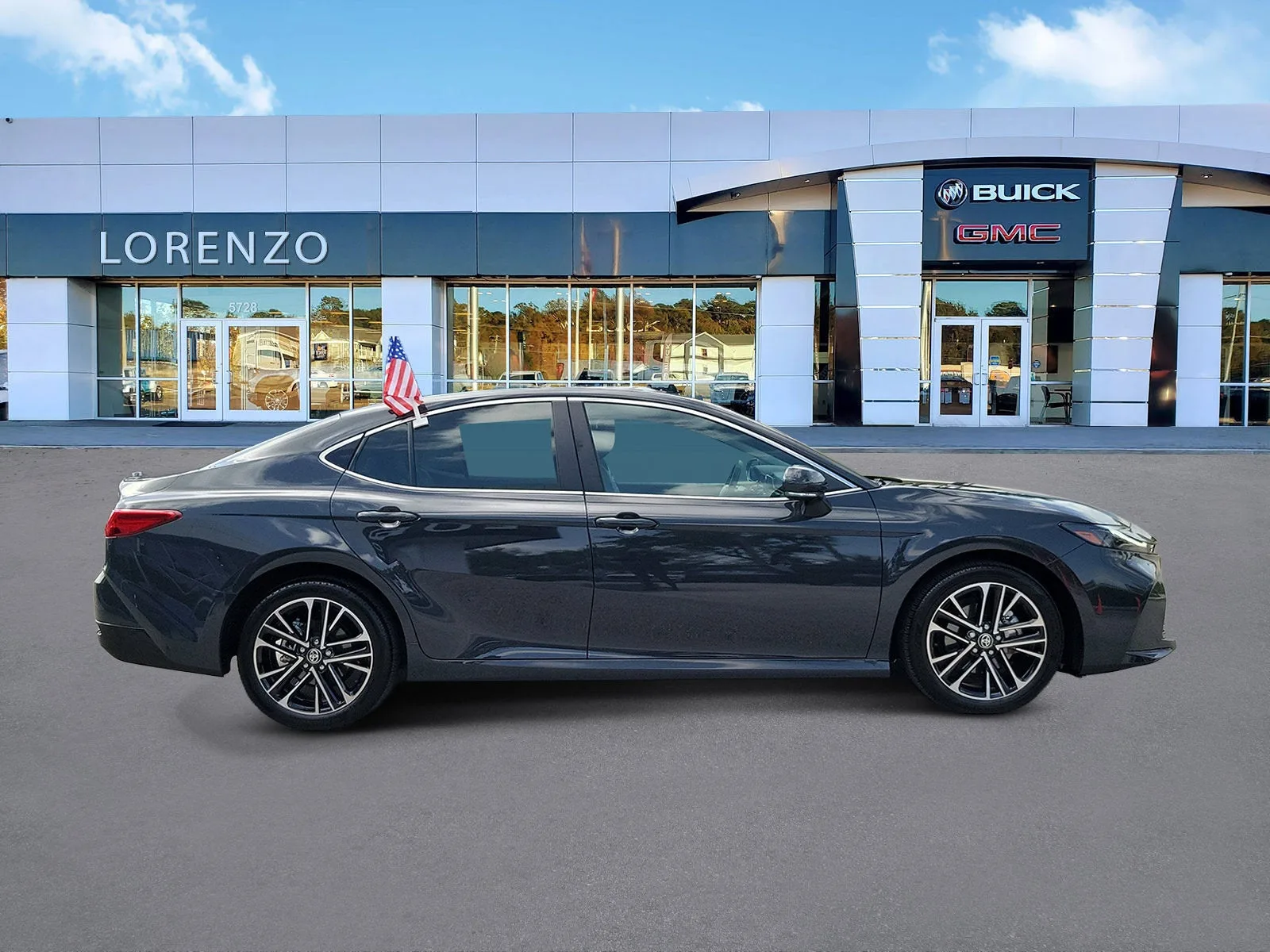 2026 Toyota Camry LE photo 4