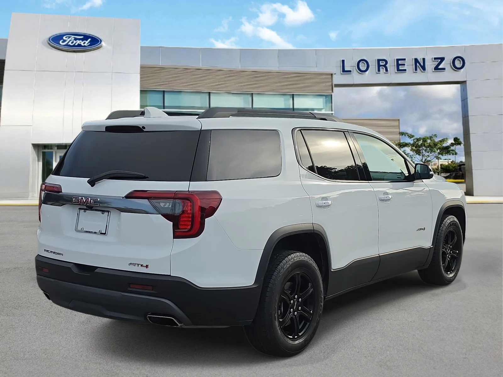 2023 GMC Acadia AT4 4WD photo 4