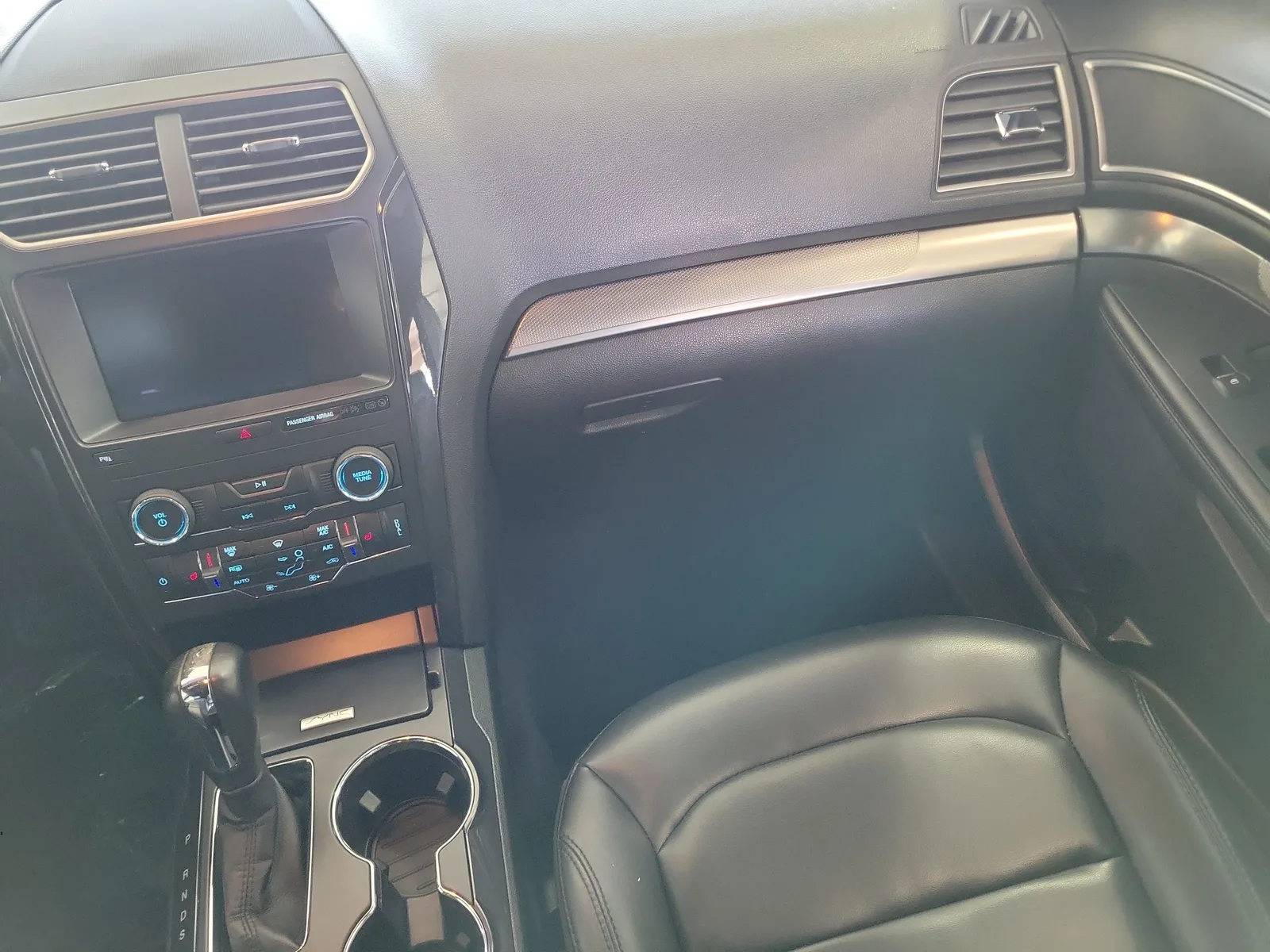 2019 Ford Explorer XLT photo 18