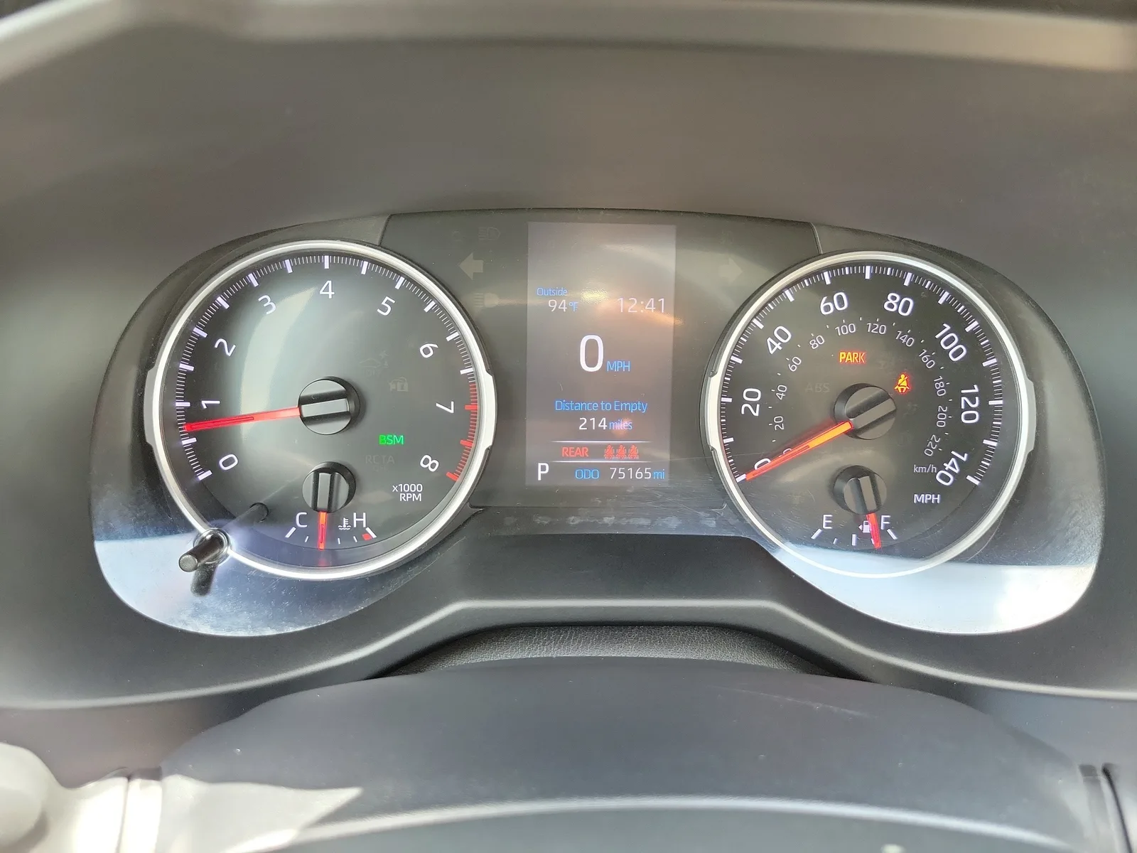2022 Toyota RAV4 XLE photo 24