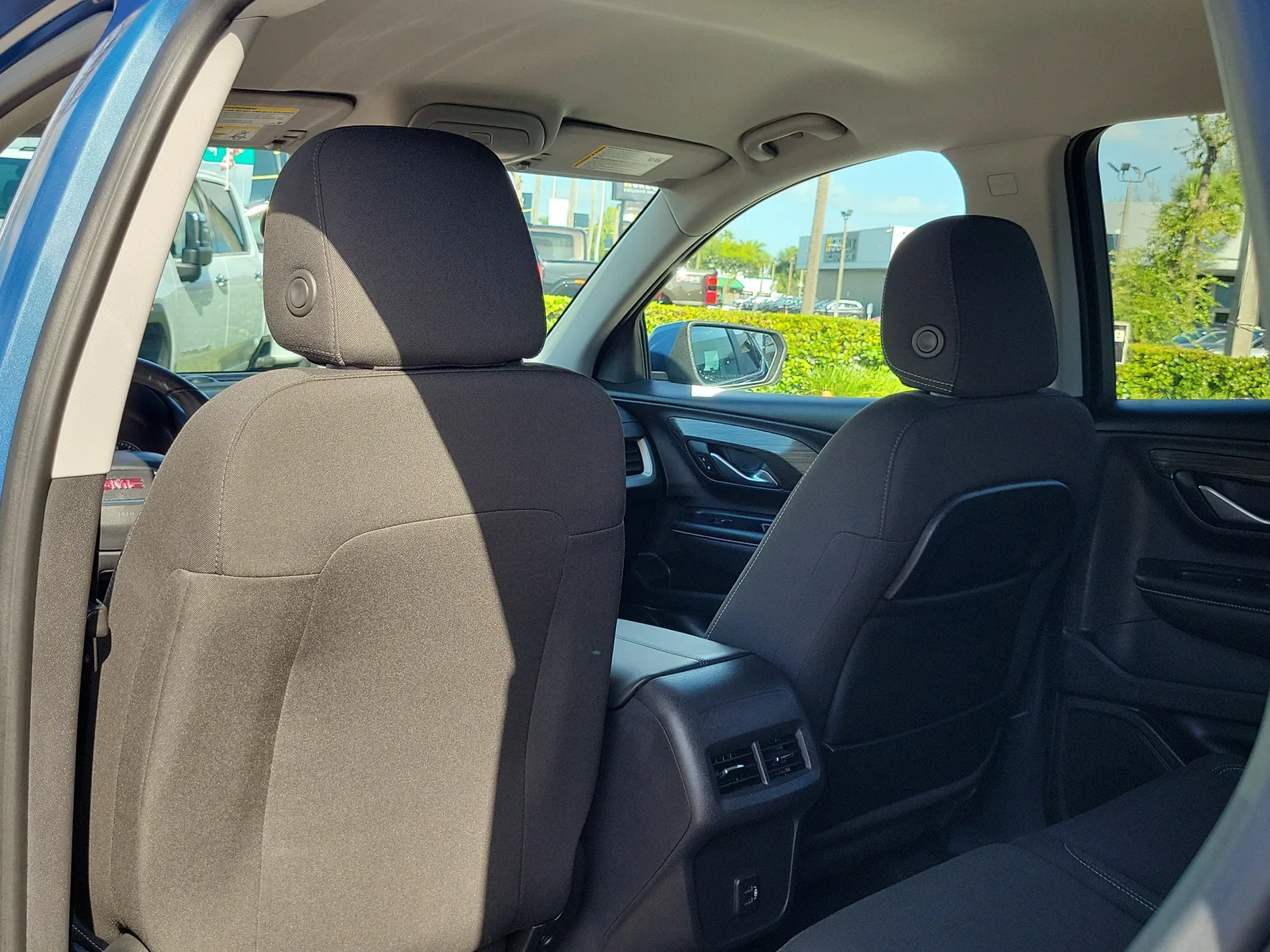2024 GMC Terrain SLE photo 11