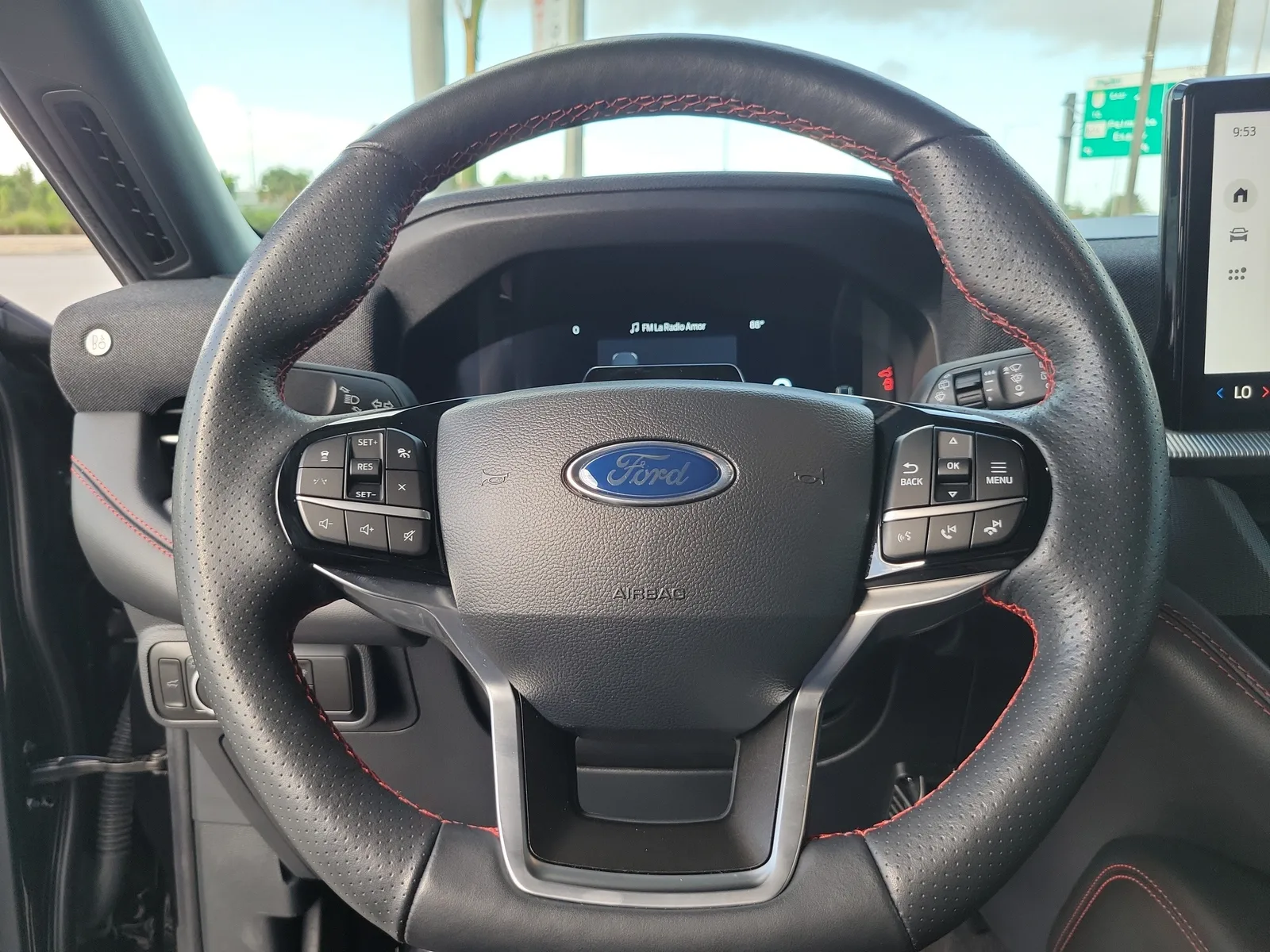 2025 Ford Explorer ST-Line photo 19